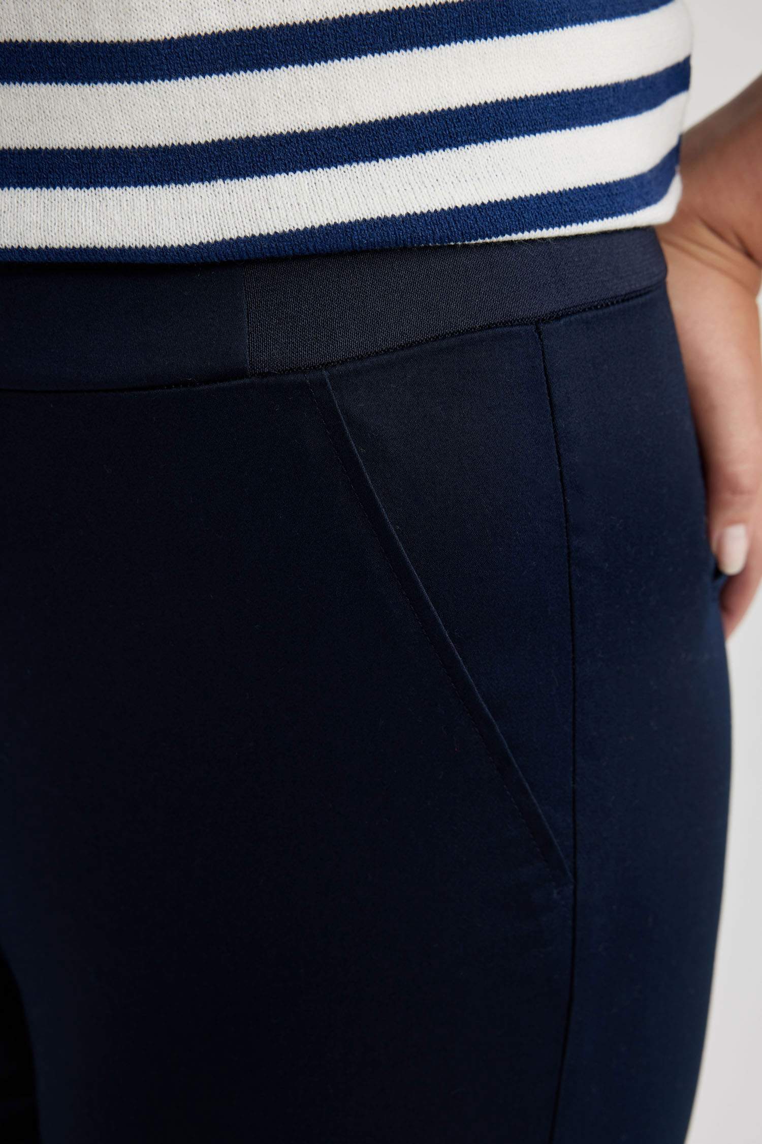 Брюки сигареты из сатина