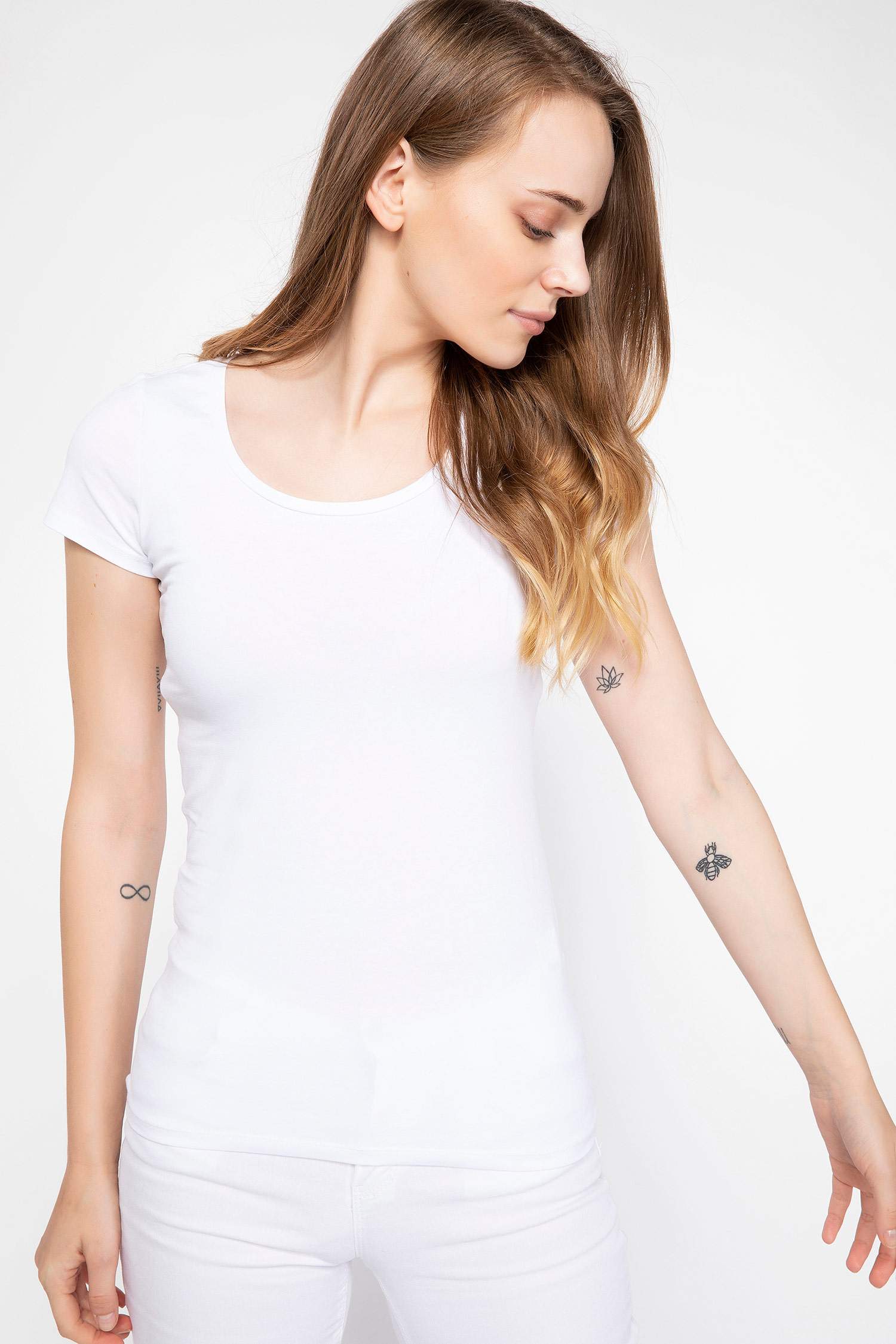 Defacto Yuvarlak Yaka Basic T-shirt. 1