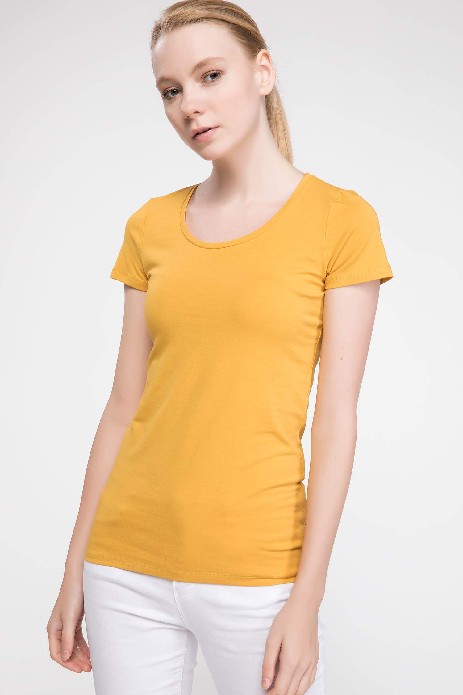 Defacto Yuvarlak Yaka Basic T-shirt. 1