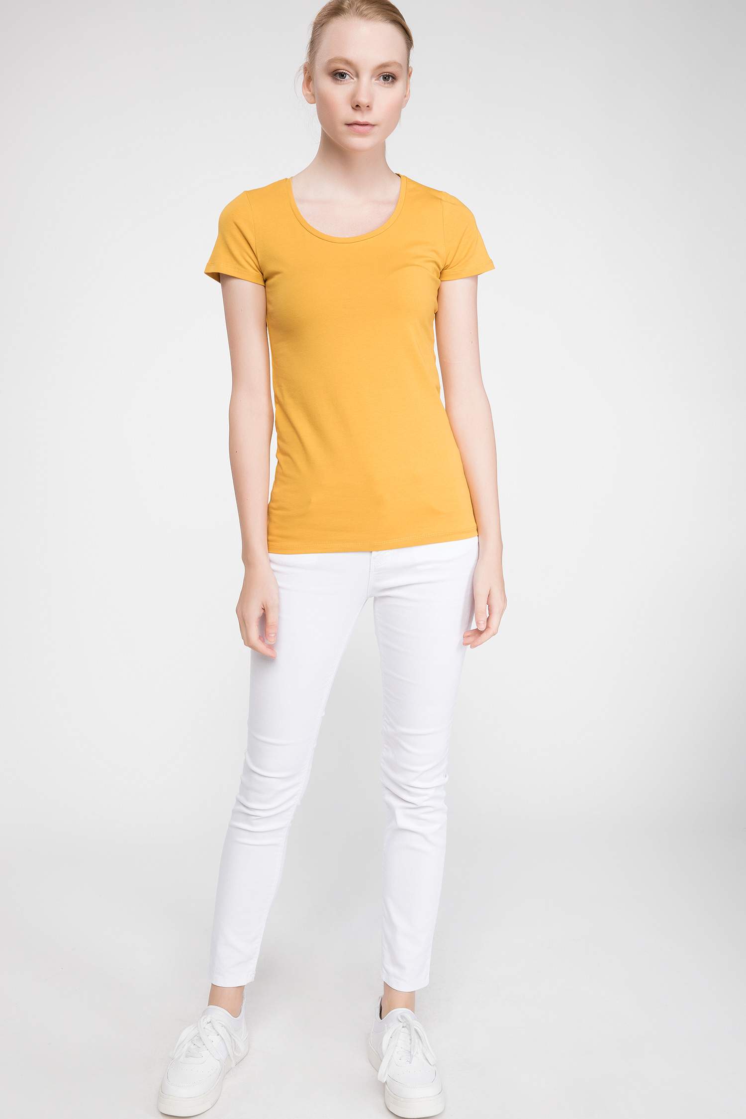 Defacto Yuvarlak Yaka Basic T-shirt. 2