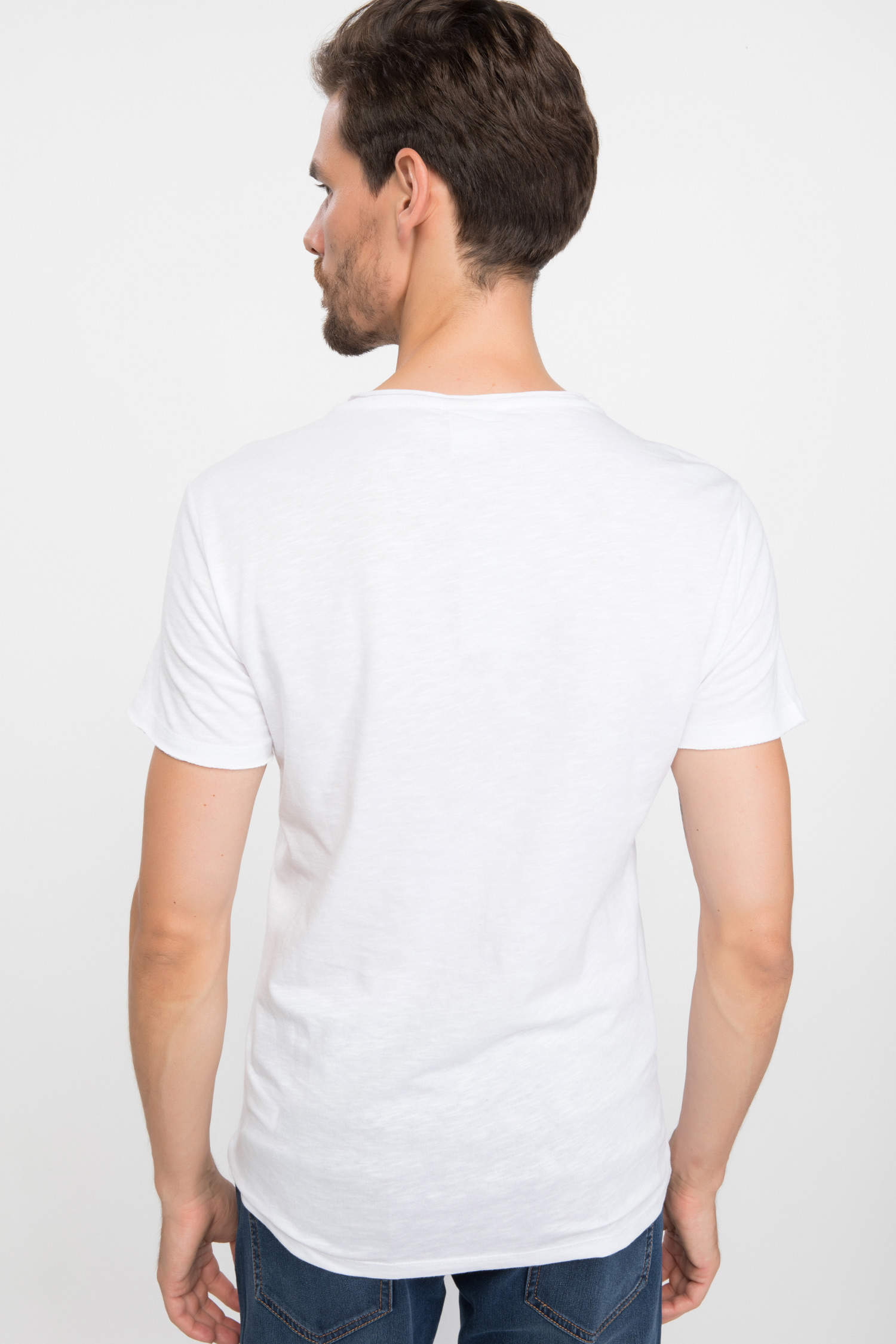 Defacto Basic Slim Fit T-shirt. 3