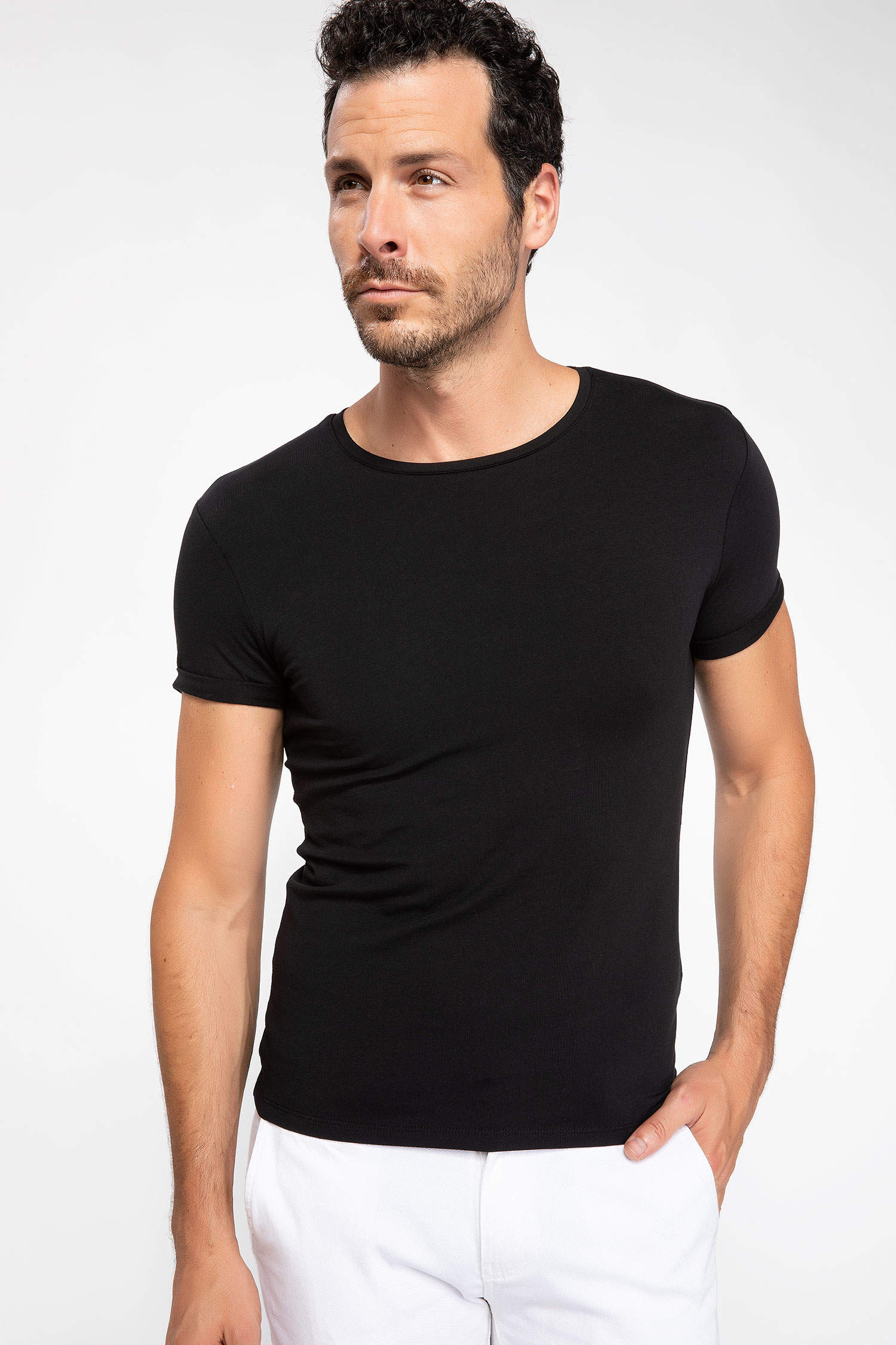 Defacto Basic Slim Fit T-shirt. 3