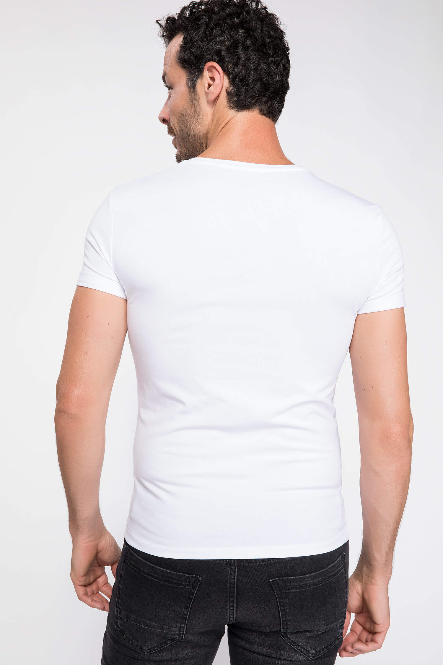 Defacto Basic Slim Fit T-shirt. 4