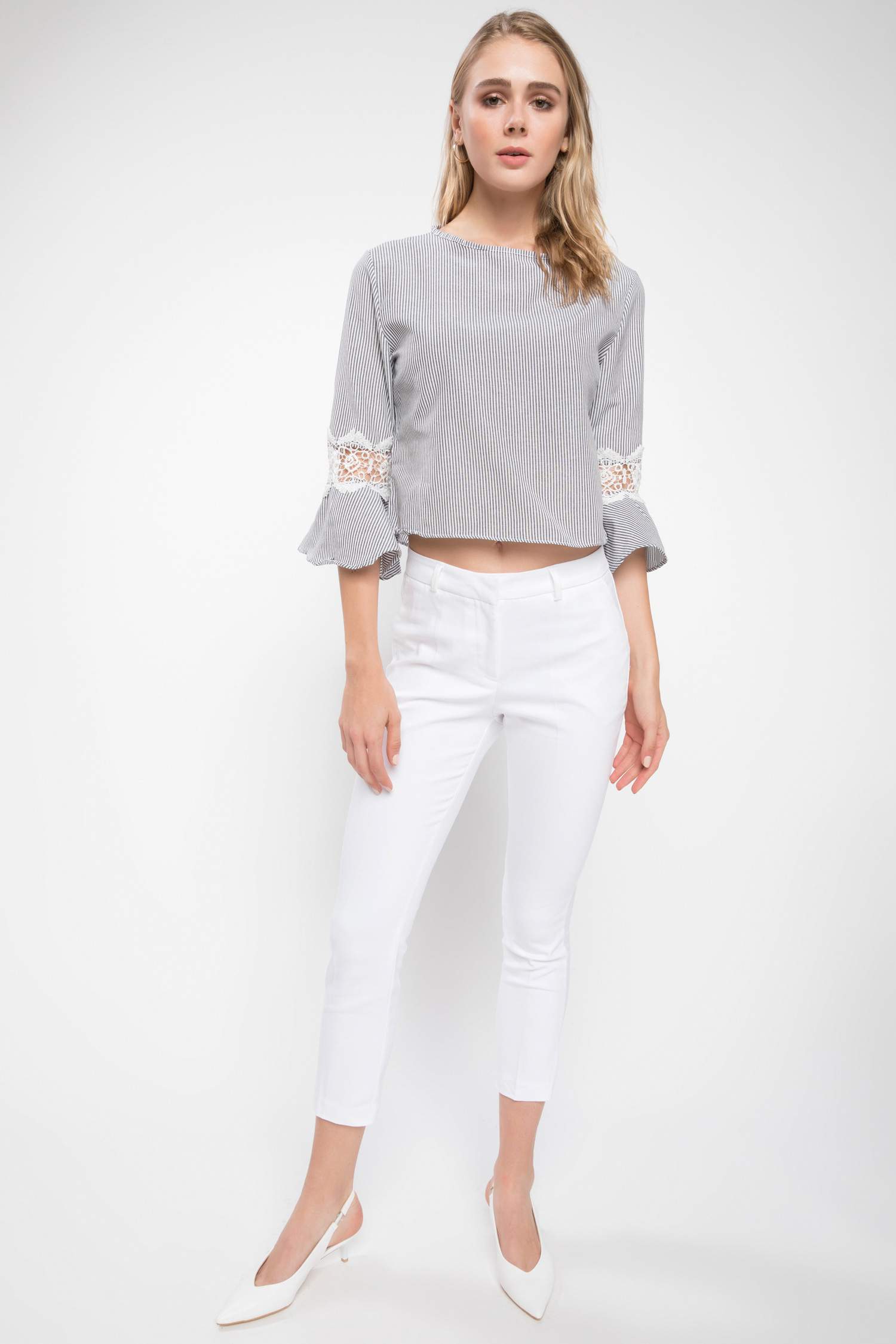 Defacto Kolları Volanlı Dantel Detaylı Çizgili Bluz. 2