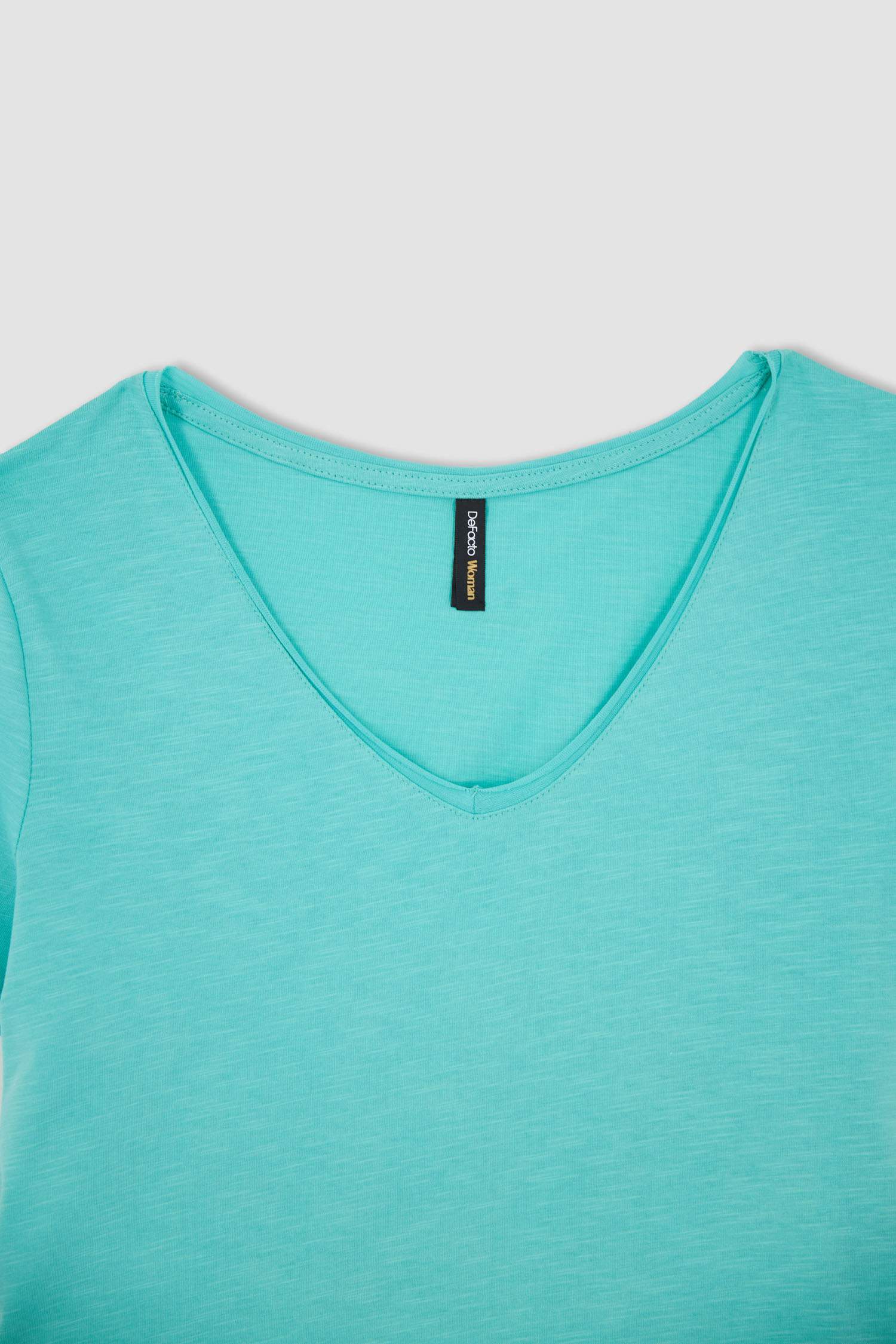 Regular Fit V Yaka Kısa Kollu %100 Pamuk Tişört