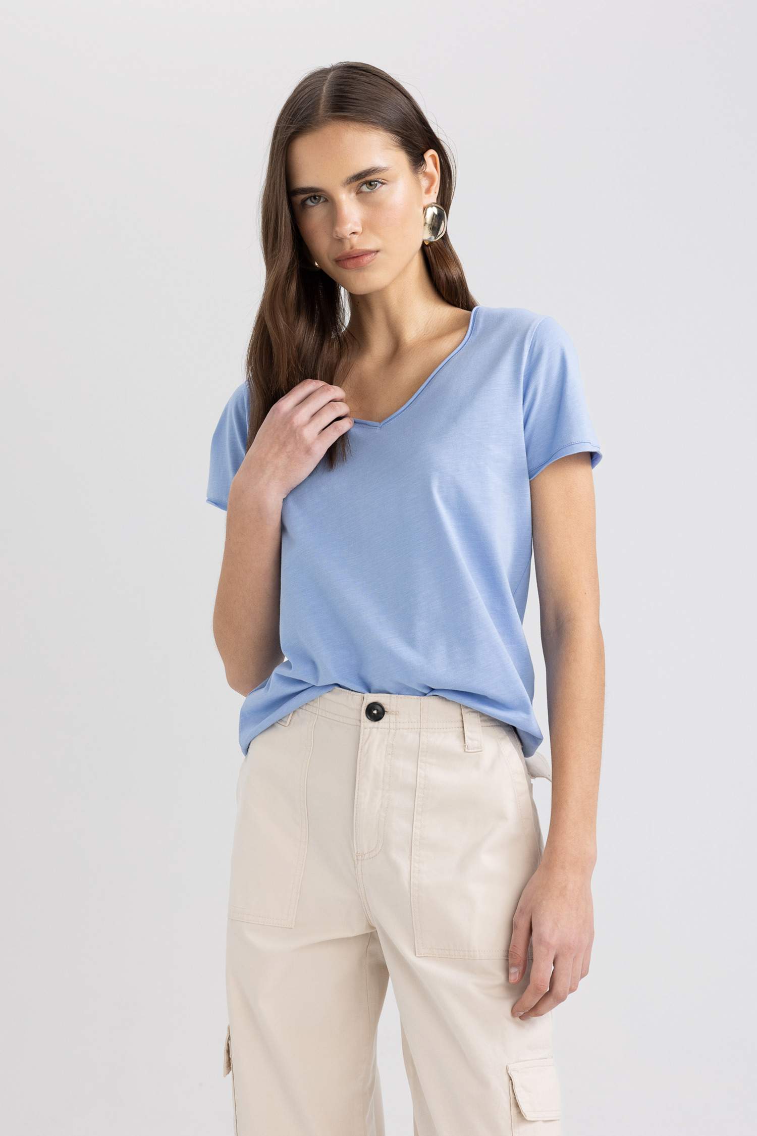 تيشيرت نص ردن بياخة V قصة عادية