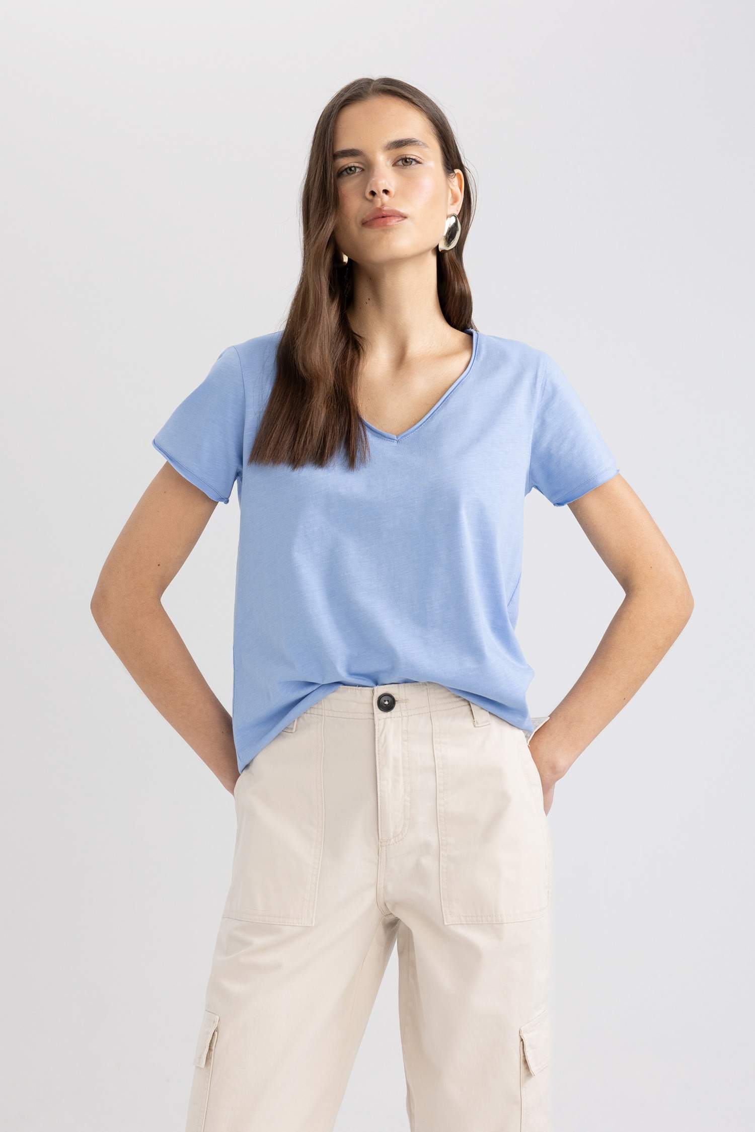 تيشيرت نص ردن بياخة V قصة عادية