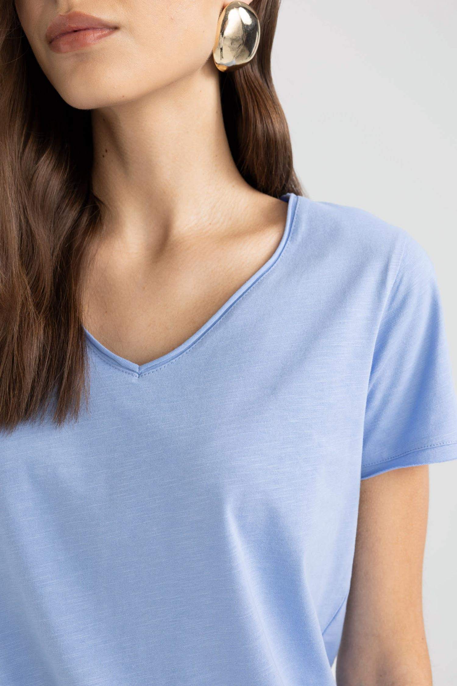 تيشيرت نص ردن بياخة V قصة عادية