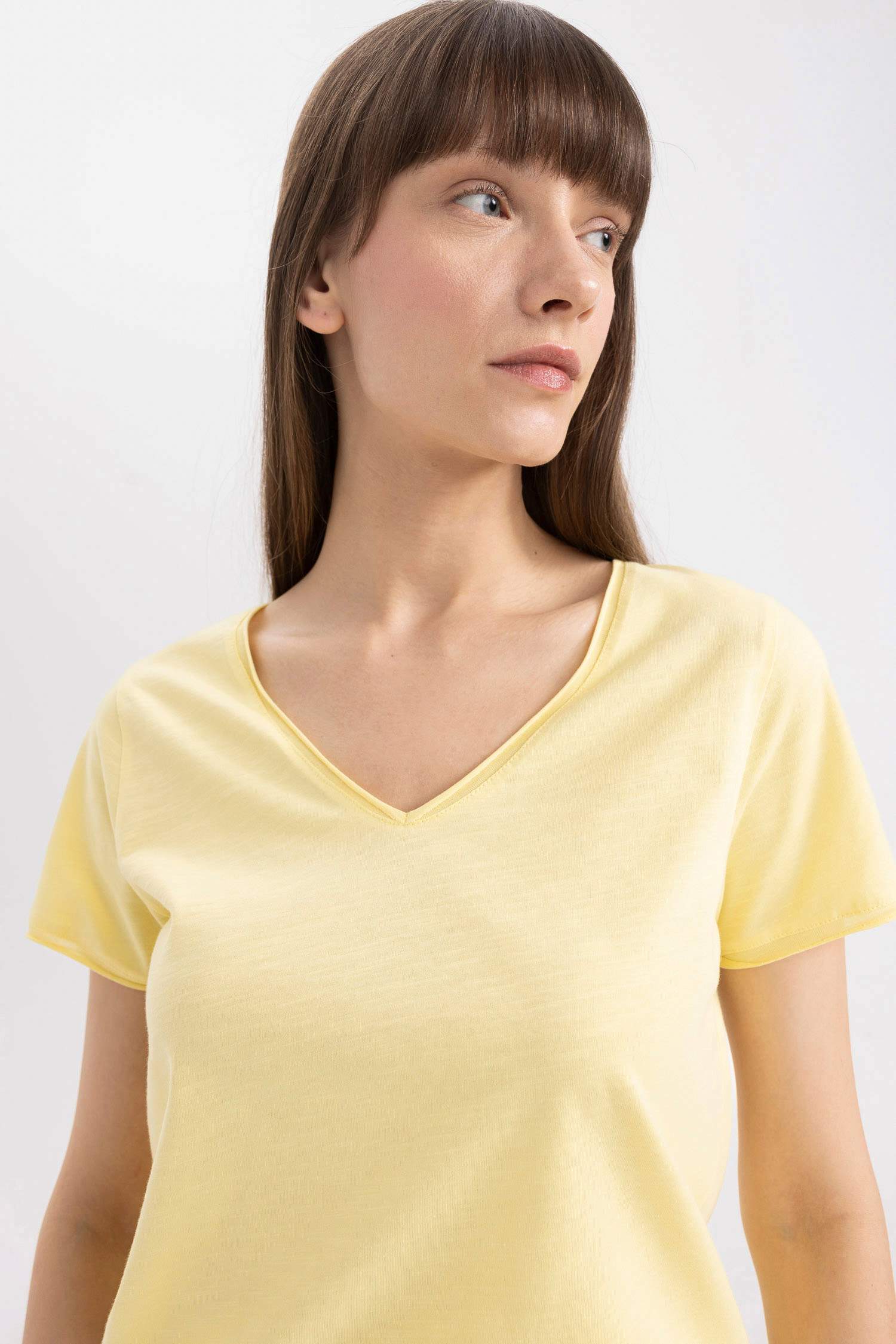 T-Shirt coupe régulière Manches Courtes Col en V