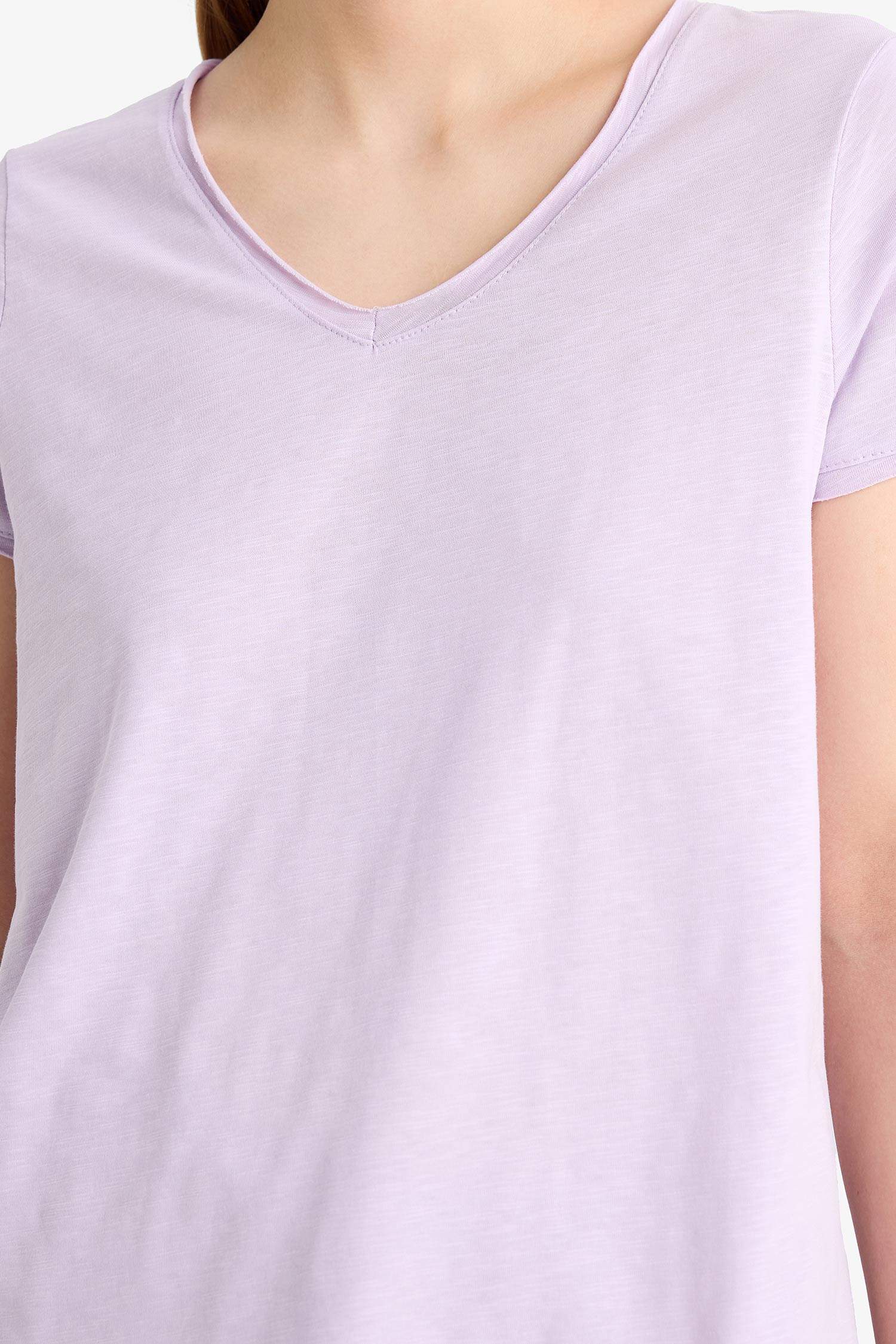 Regular Fit V Yaka Basic Düz Kısa Kollu Tişört