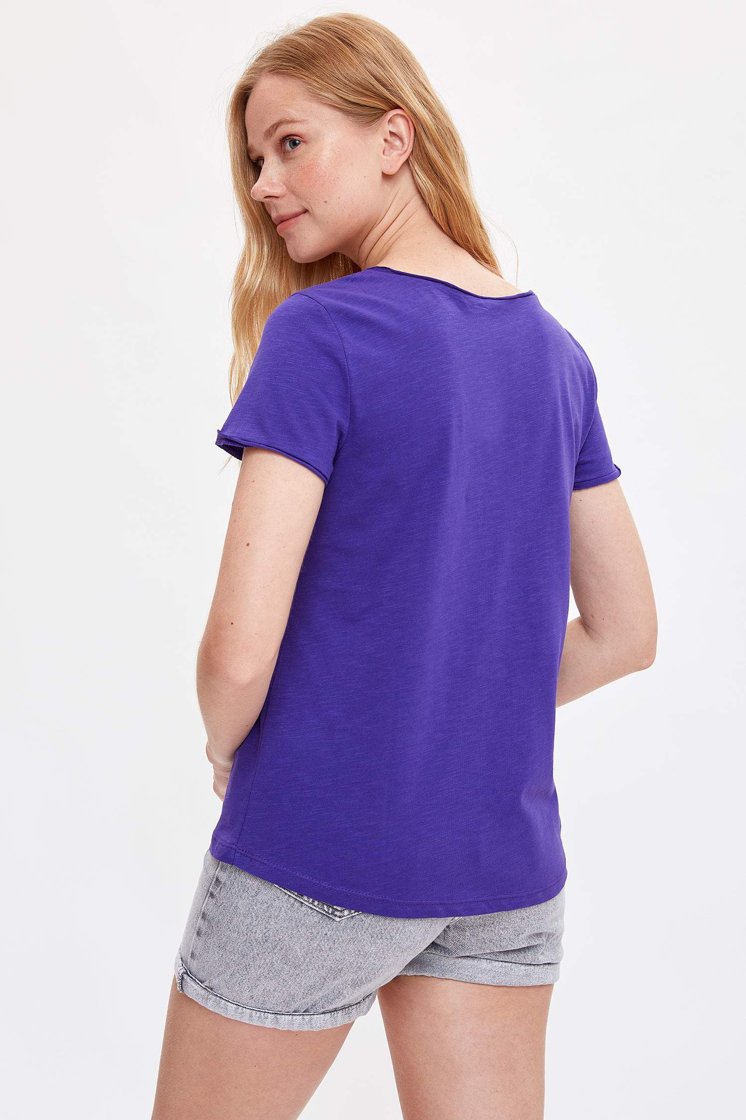 Defacto Pis Yakalı Kısa Kollu T-shirt. 4