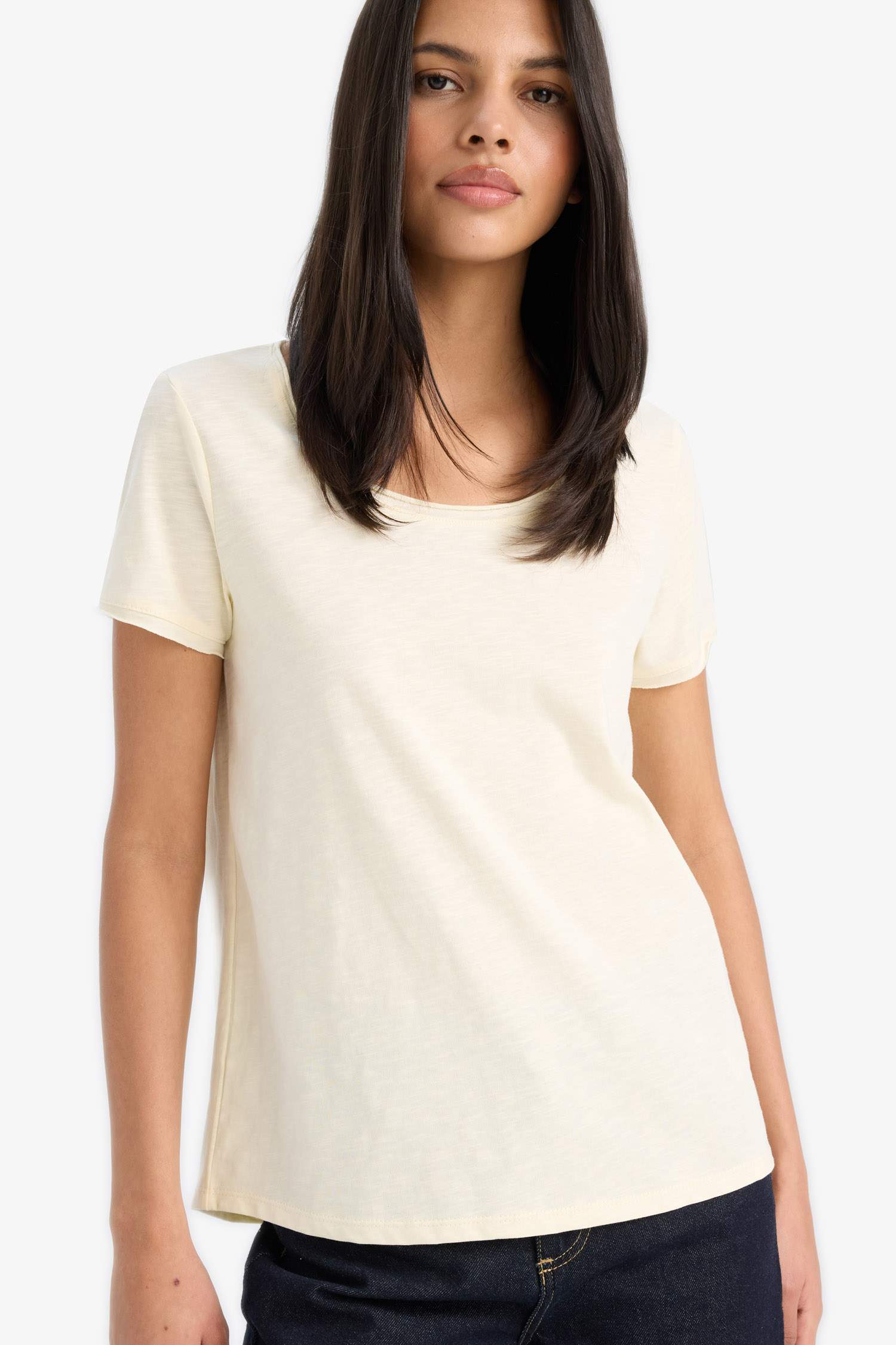 تيشيرت سادة بيزك نص ردن قصة عادية وياخة مستديرة