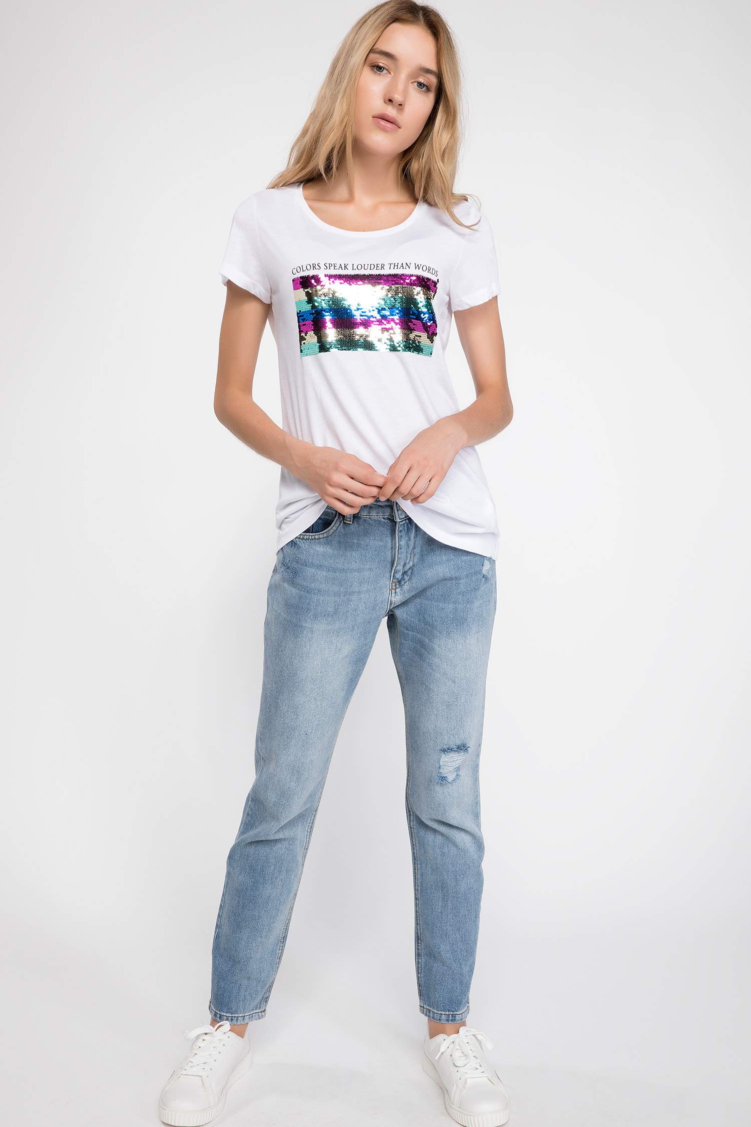 Defacto Payet İşlemeli T-shirt. 2