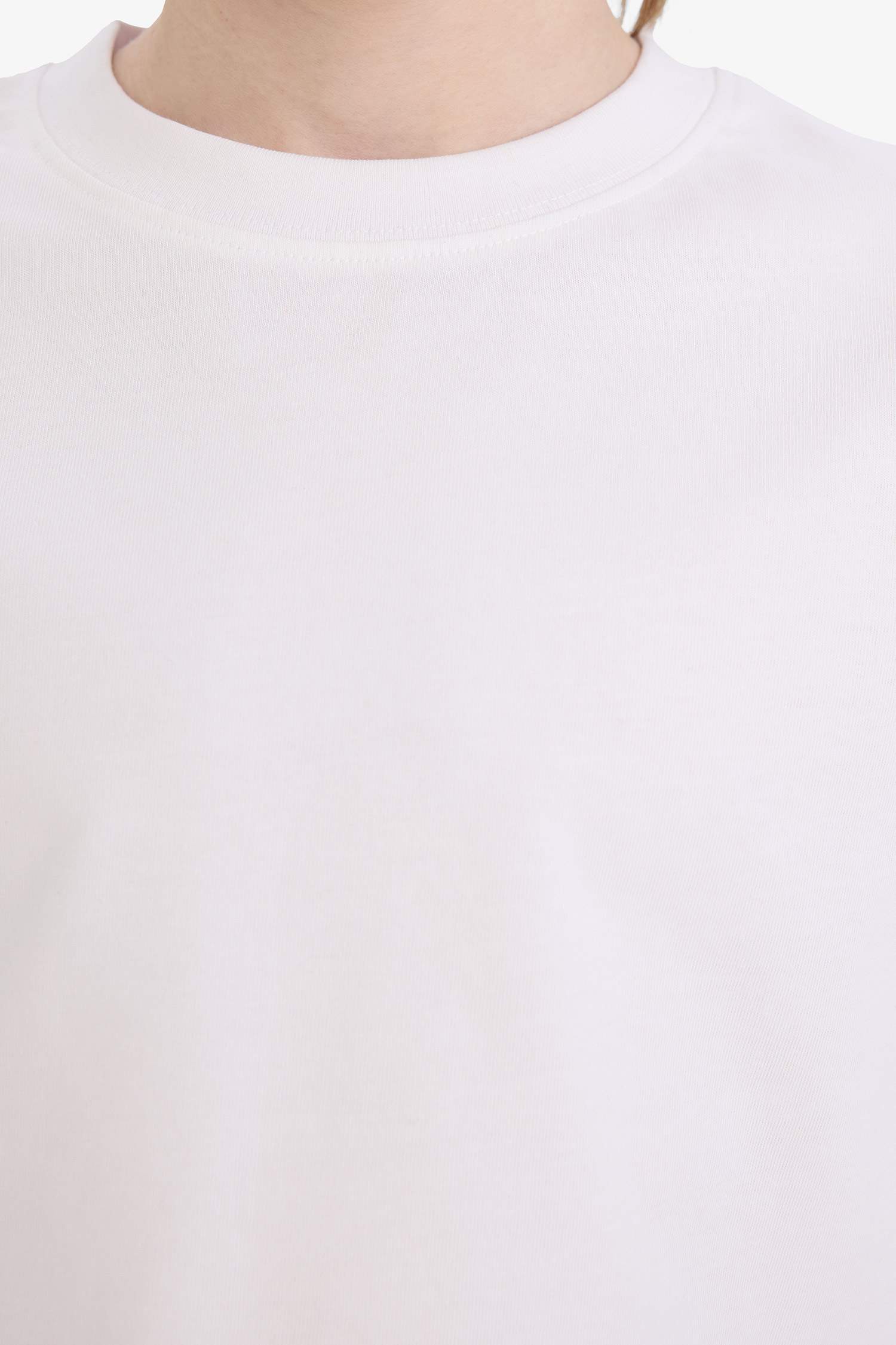 تي شيرت كم طويل جيرسي قصة عادية برقبة مستديرة