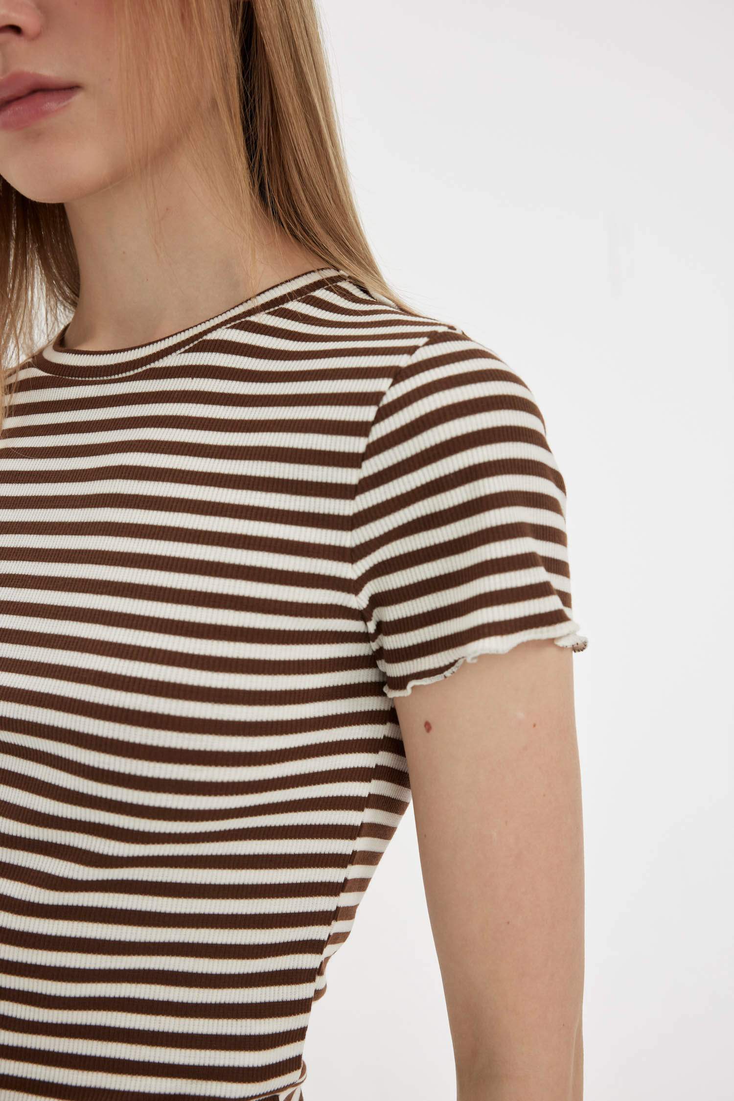 Fitted Crew Neck Striped T-Shirt