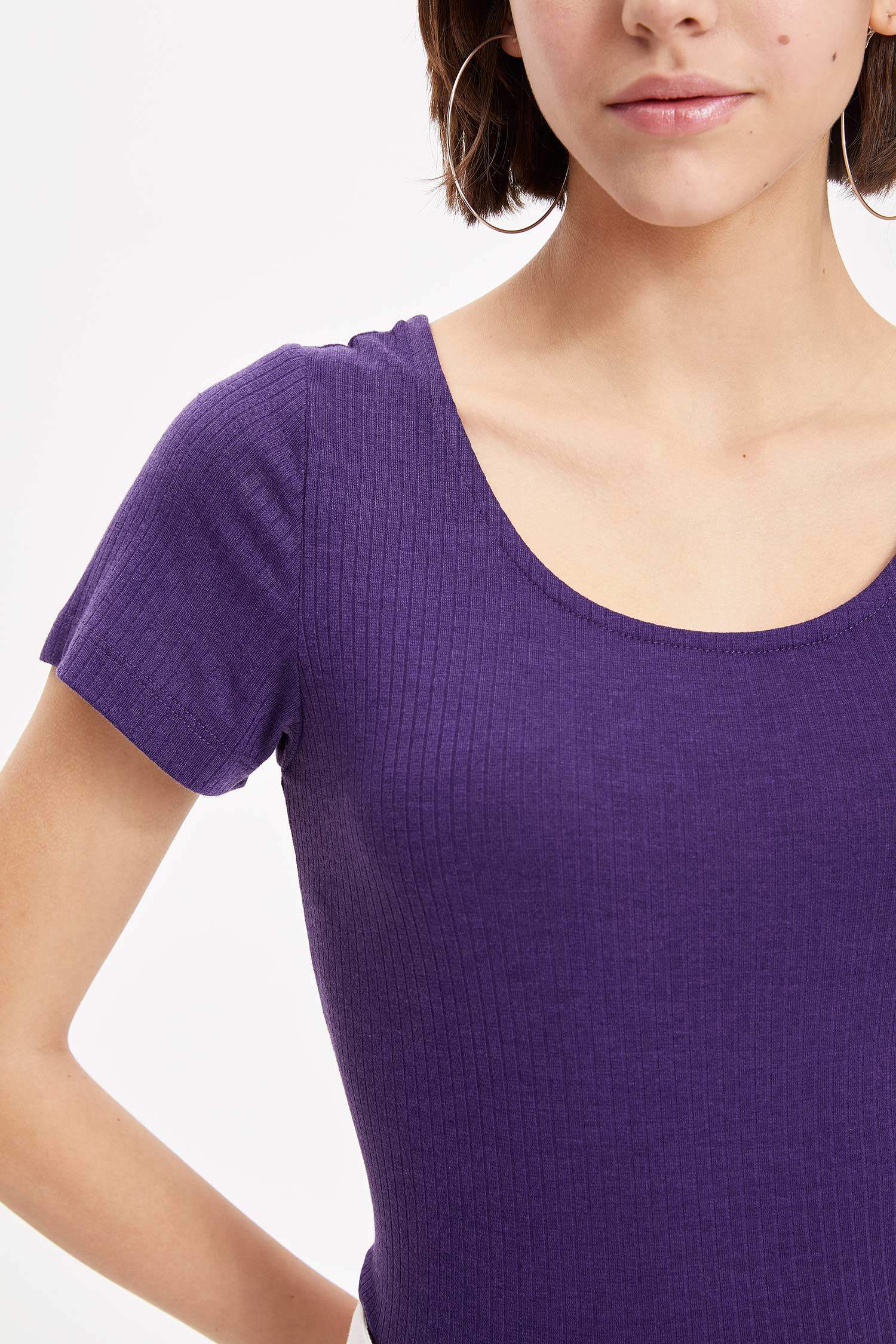 Defacto Kısa Kollu Slim Fit T-shirt. 4