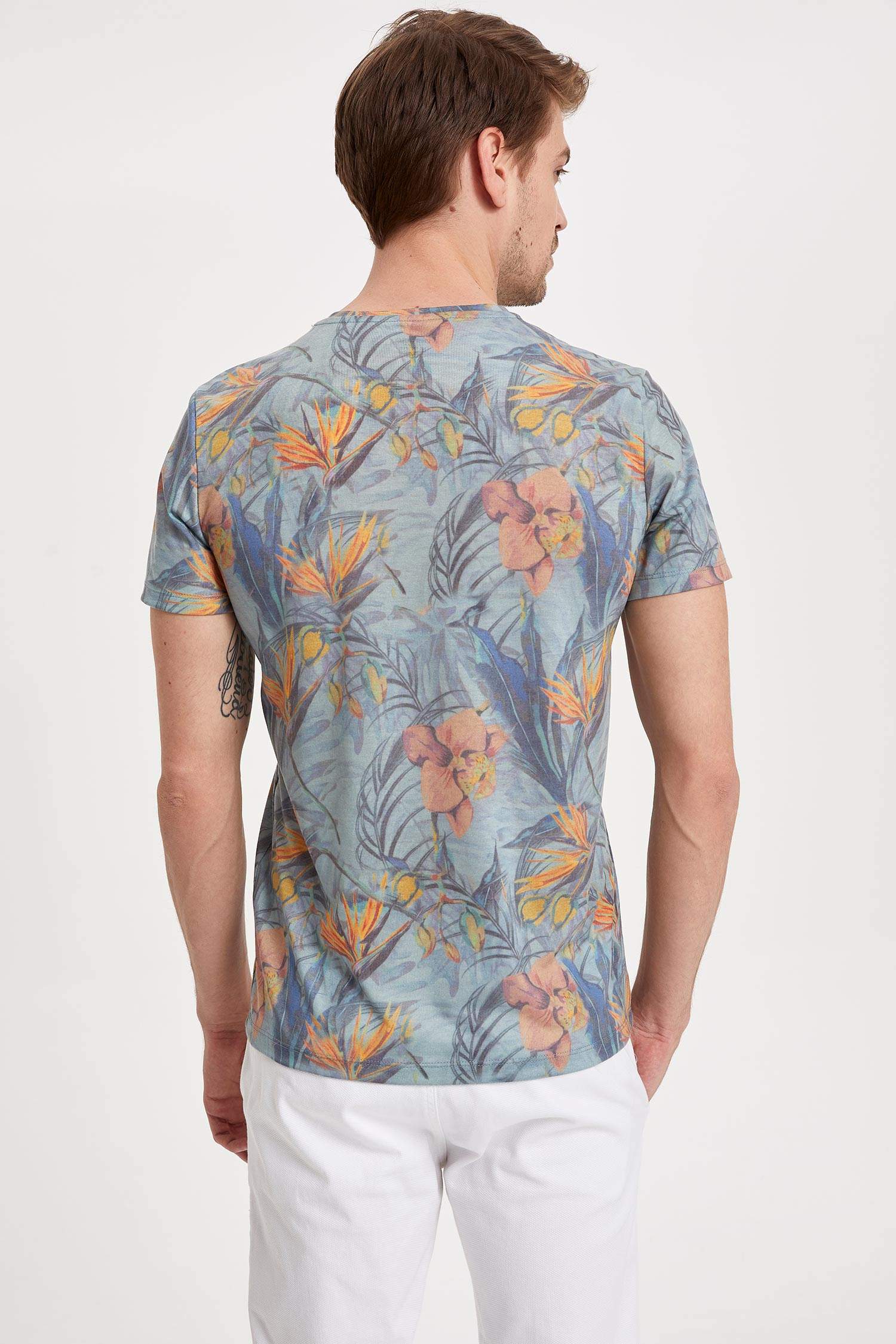 Defacto Çiçek Desenli Slim Fit T-shirt. 4