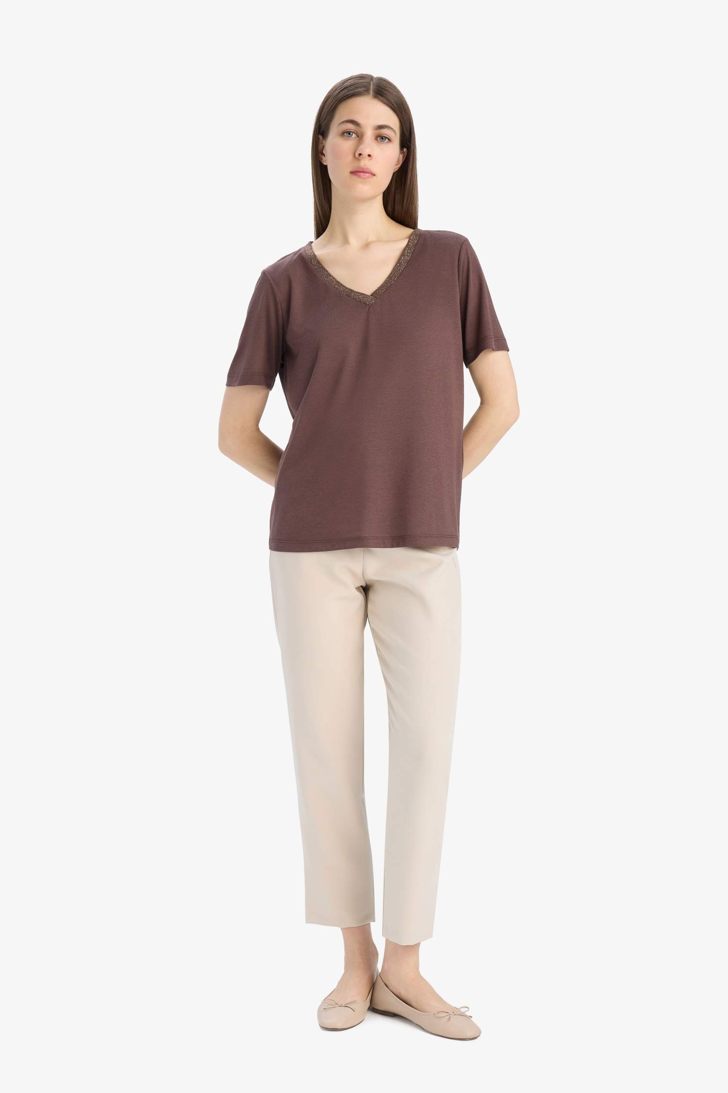 Regular Fit V Yaka Basic Düz Kısa Kollu Tişört