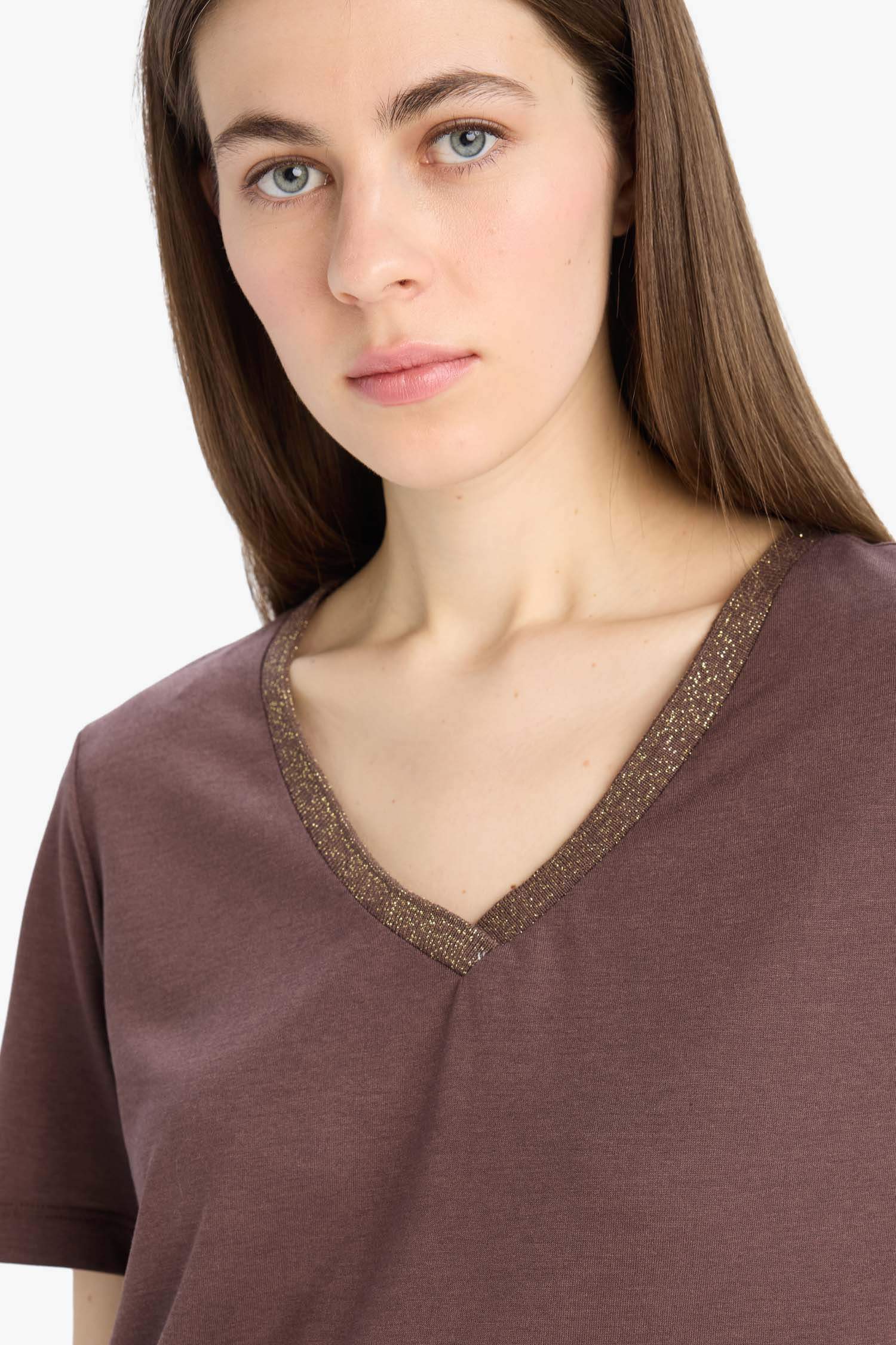 Regular Fit V Yaka Basic Düz Kısa Kollu Tişört