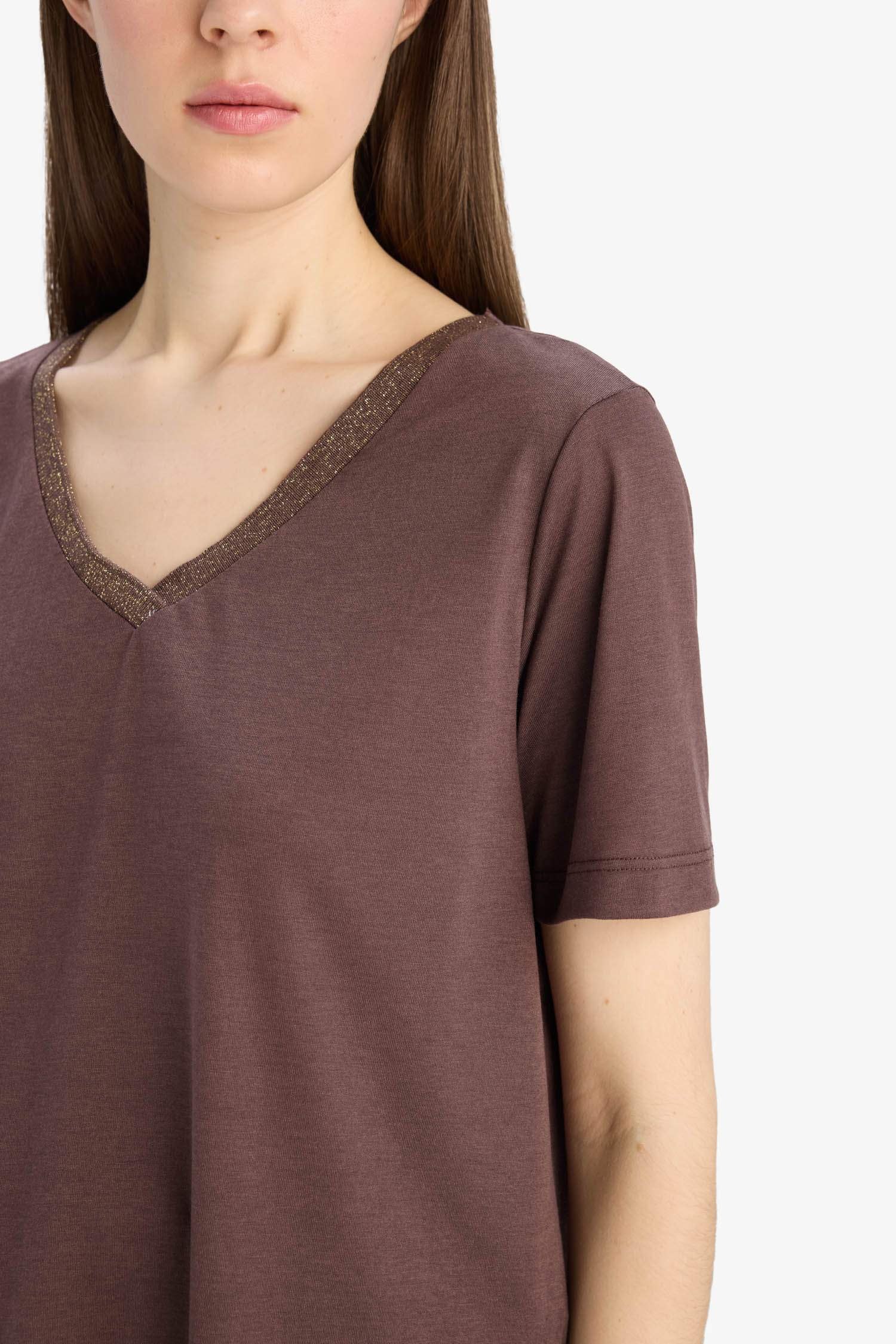 Regular Fit V Yaka Basic Düz Kısa Kollu Tişört