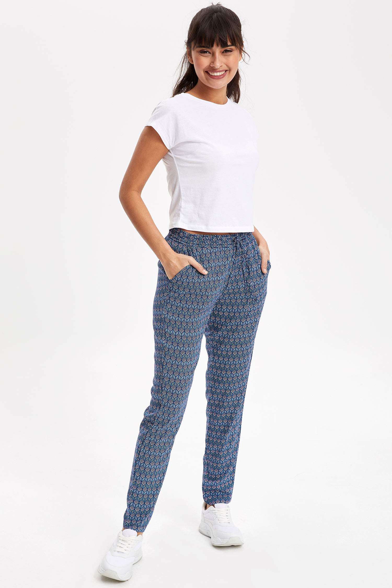 Defacto Beli Lastikli Desenli Jogger Pantolon. 2