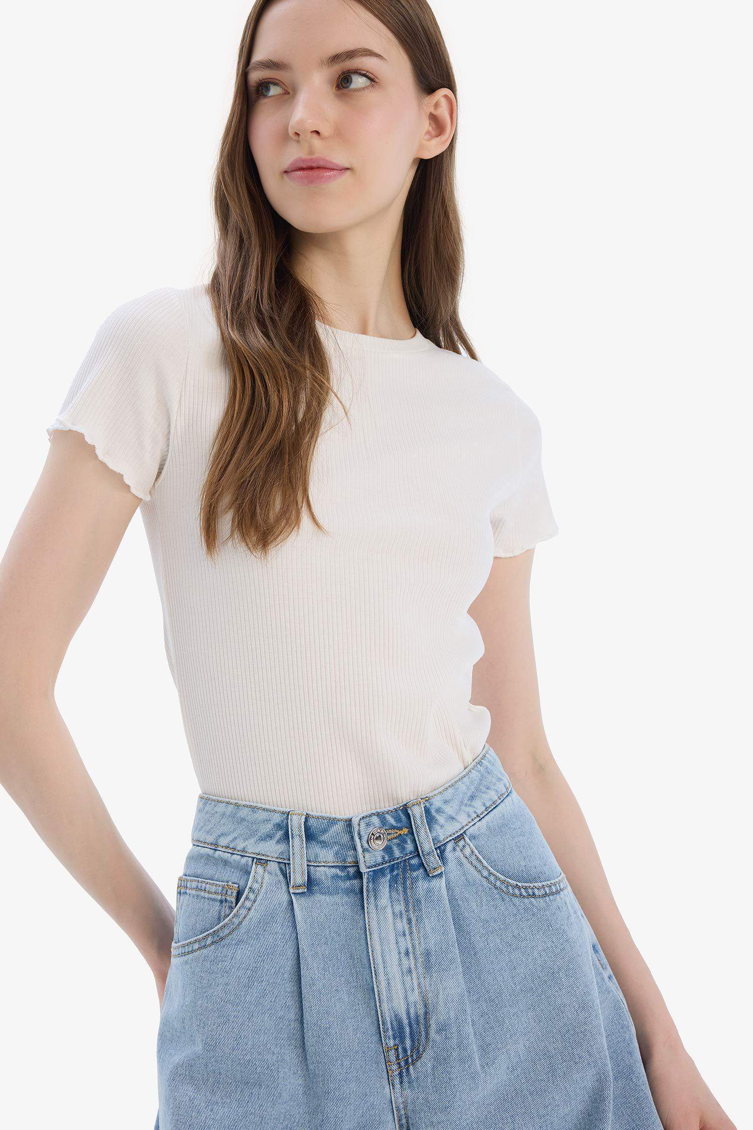 Fitted Bisiklet Yaka Basic Düz Fitilli Kaşkorse Kısa Kollu Beyaz Tişört