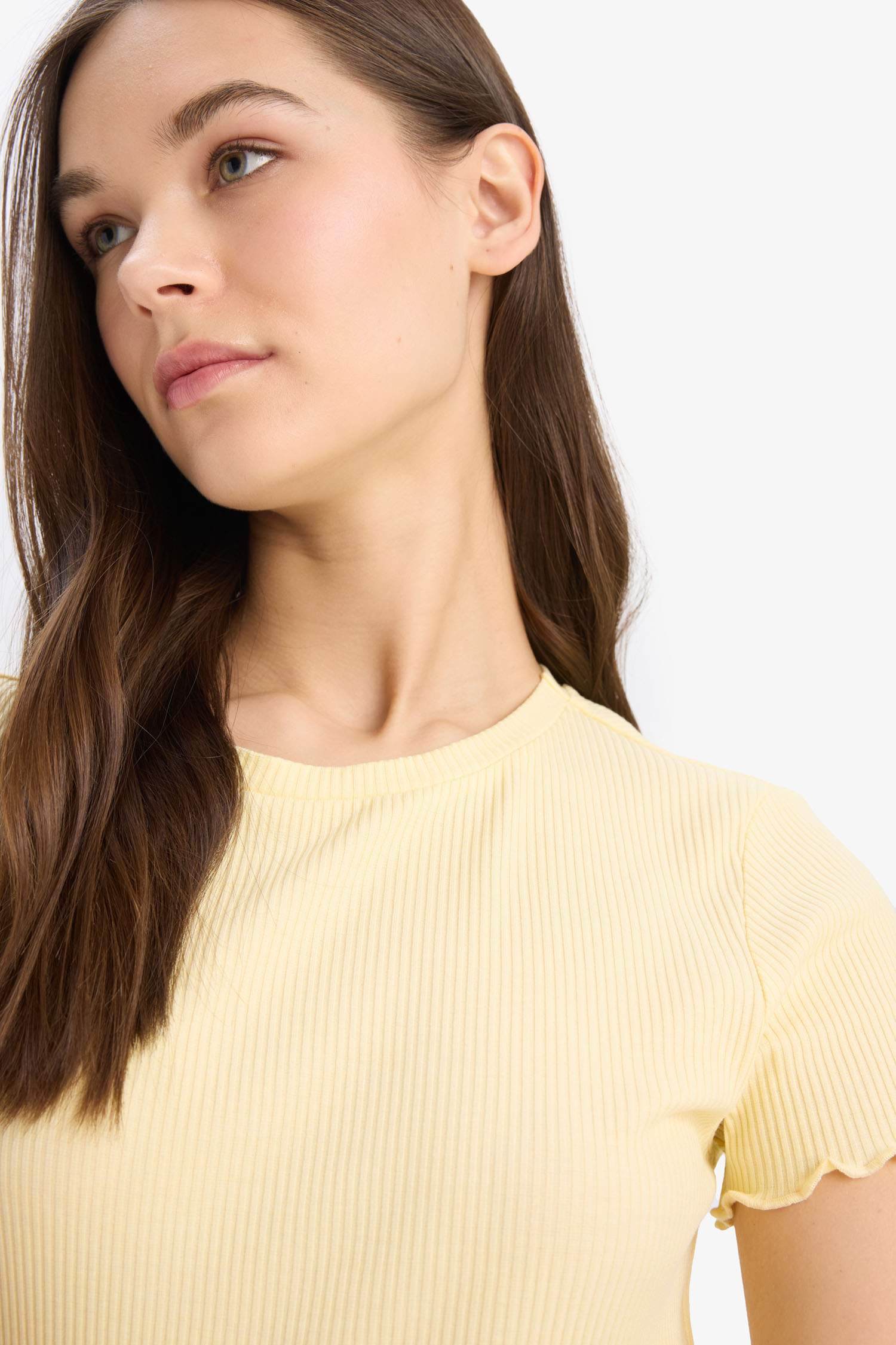 Fitted Bisiklet Yaka Fitilli Kaşkorse Kısa Kollu Tişört