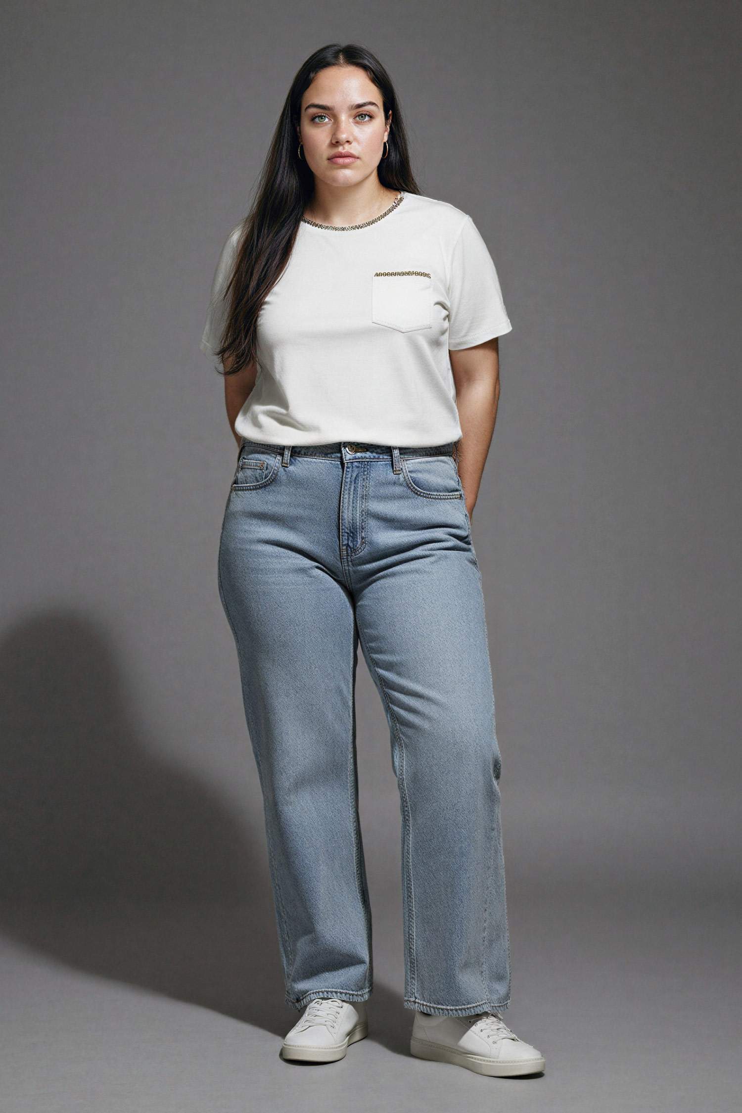 تي شيرت نص كم بياقة مستديرة