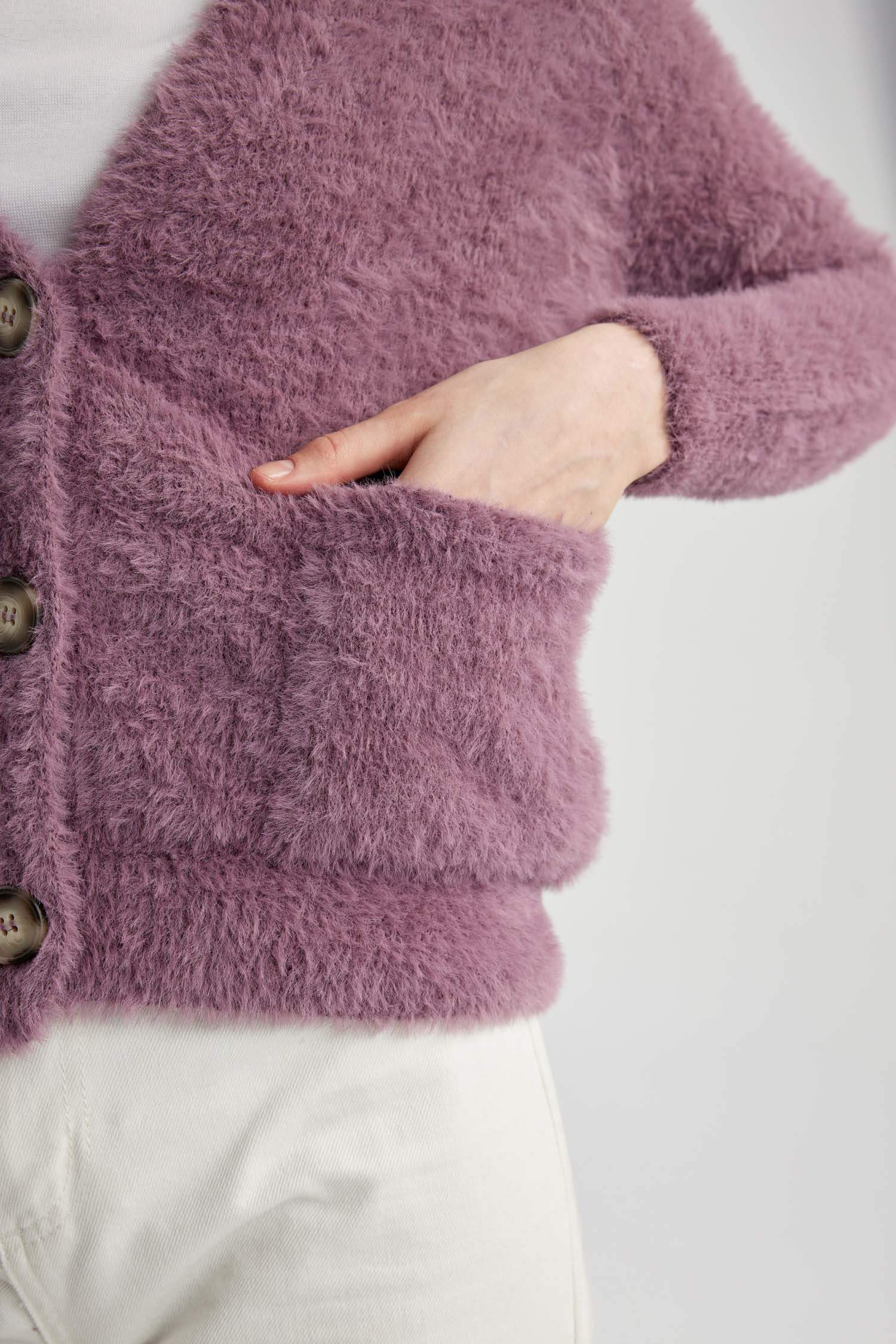 جاكيت قطيفة اوفر سايز بياقة V