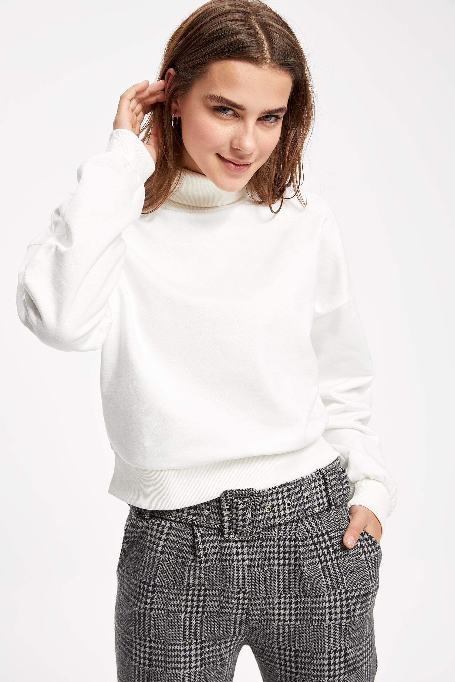Defacto Yüksek Yaka Sweatshirt. 1
