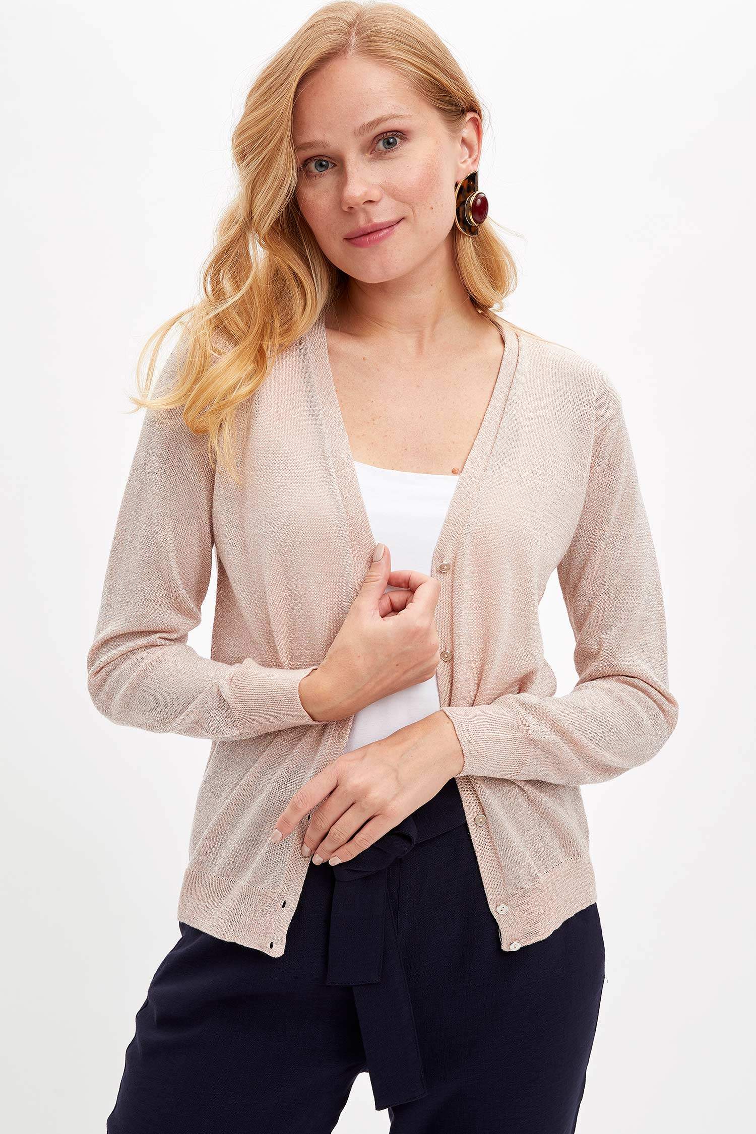 Defacto V Yaka Düğmeli Hırka. 1