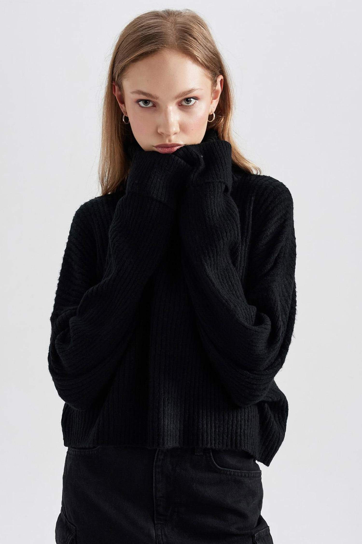 үлкен пішім мойынжейде трикотаж Пулловер