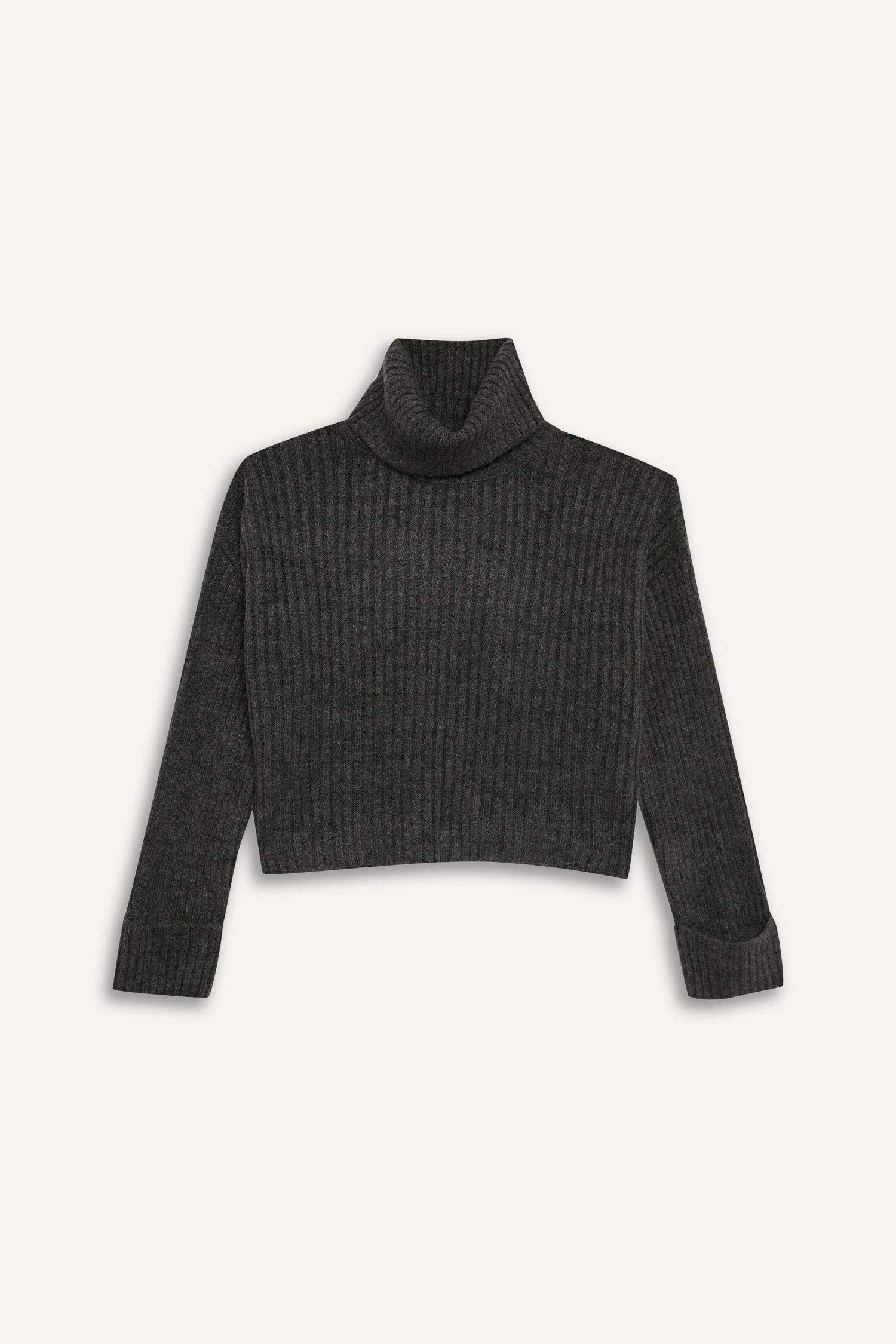 Oversize Geniş Kalıp Balıkçı Yaka Triko Kazak