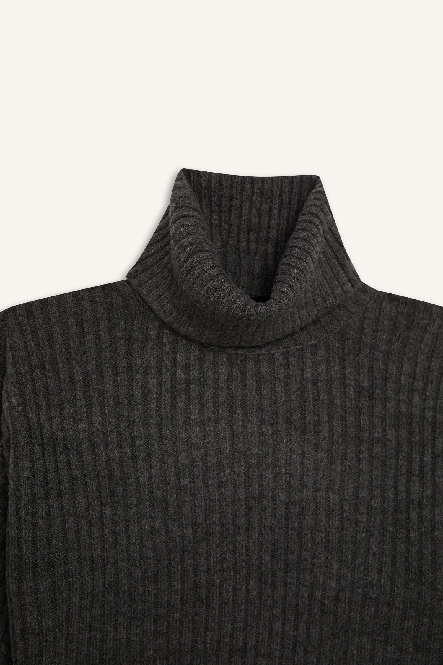 Oversize Geniş Kalıp Balıkçı Yaka Triko Kazak