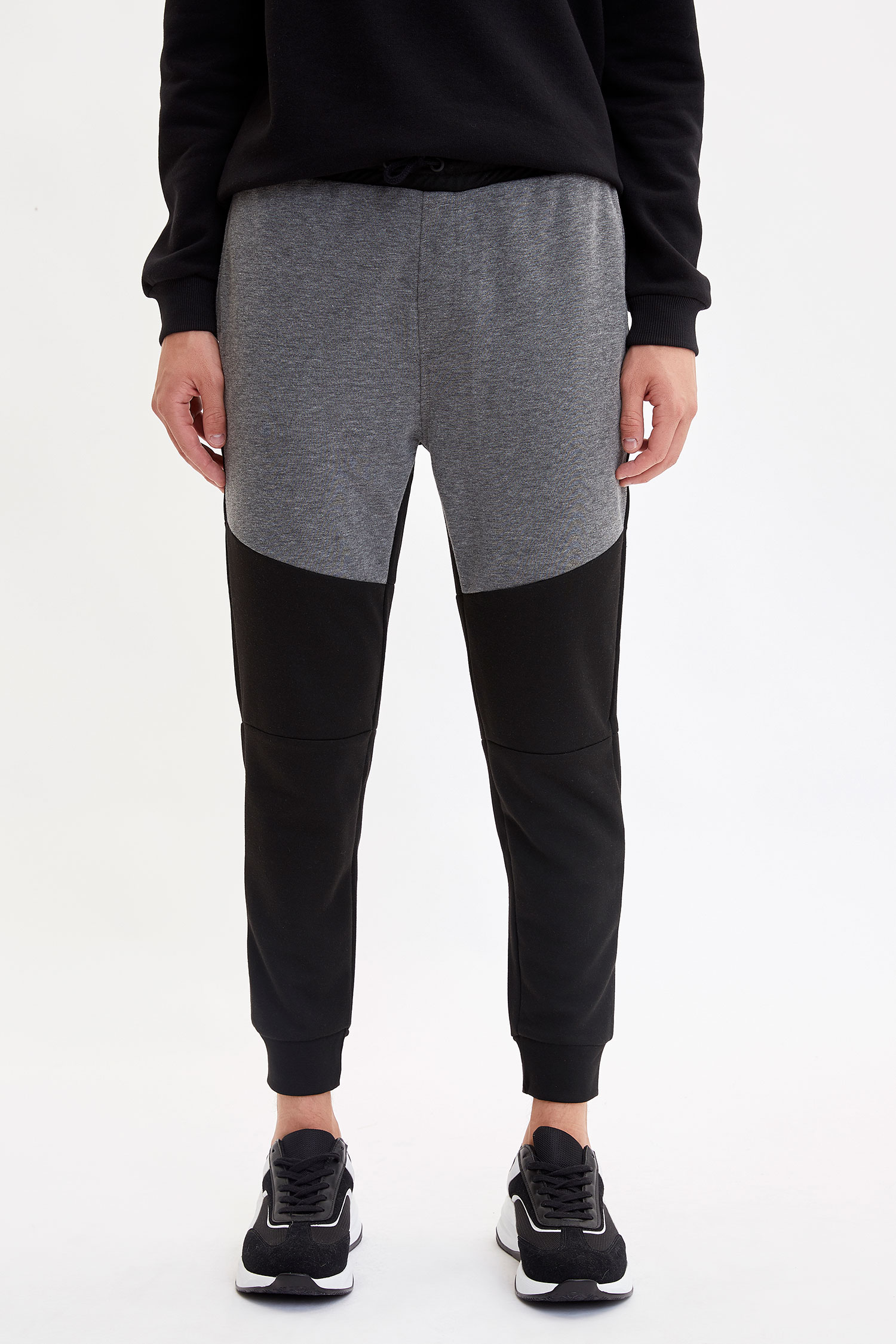 Defacto Slim Fit Jogger Pantolon. 1