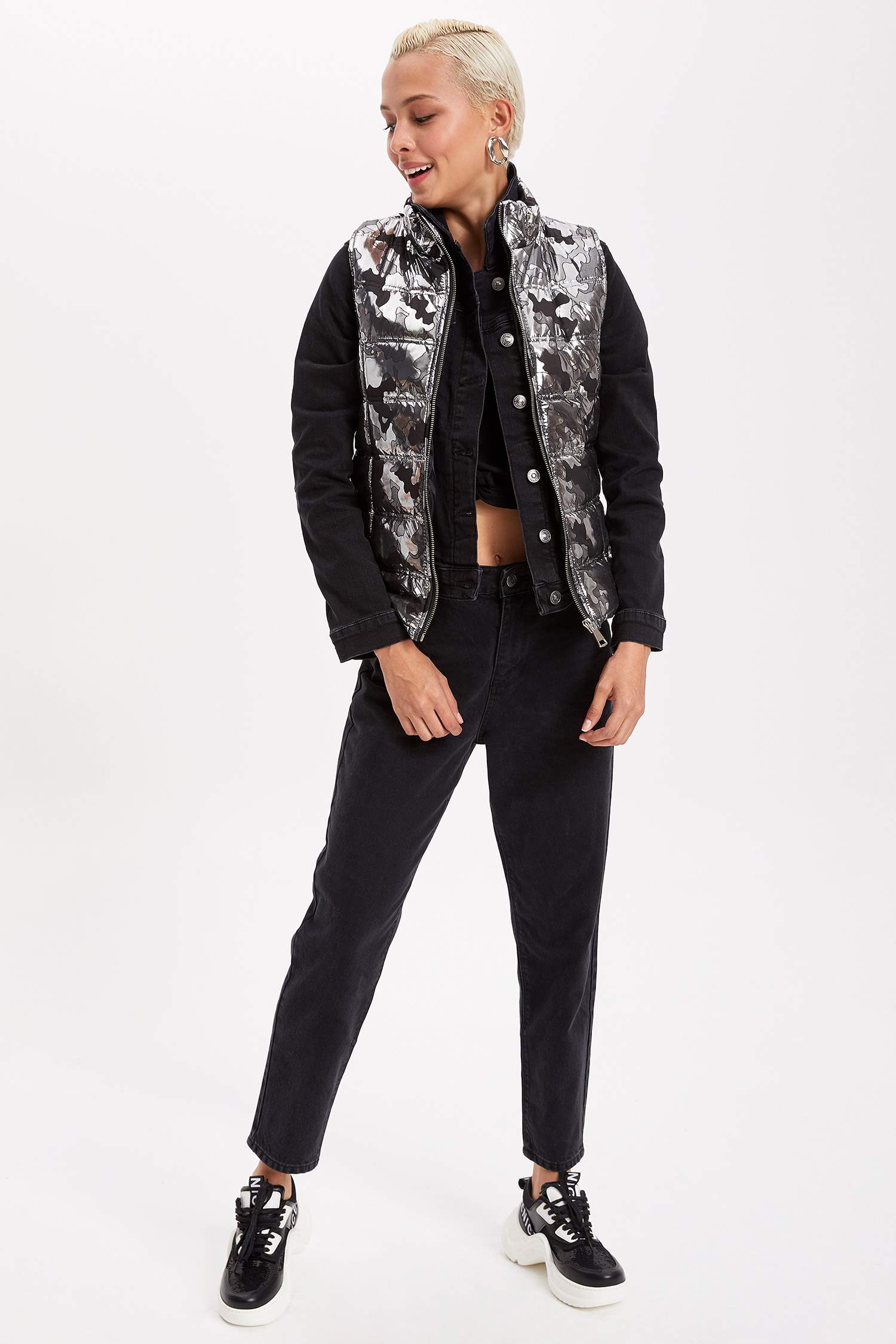 Defacto Kamuflaj Desenli Fermuarlı Yelek. 2