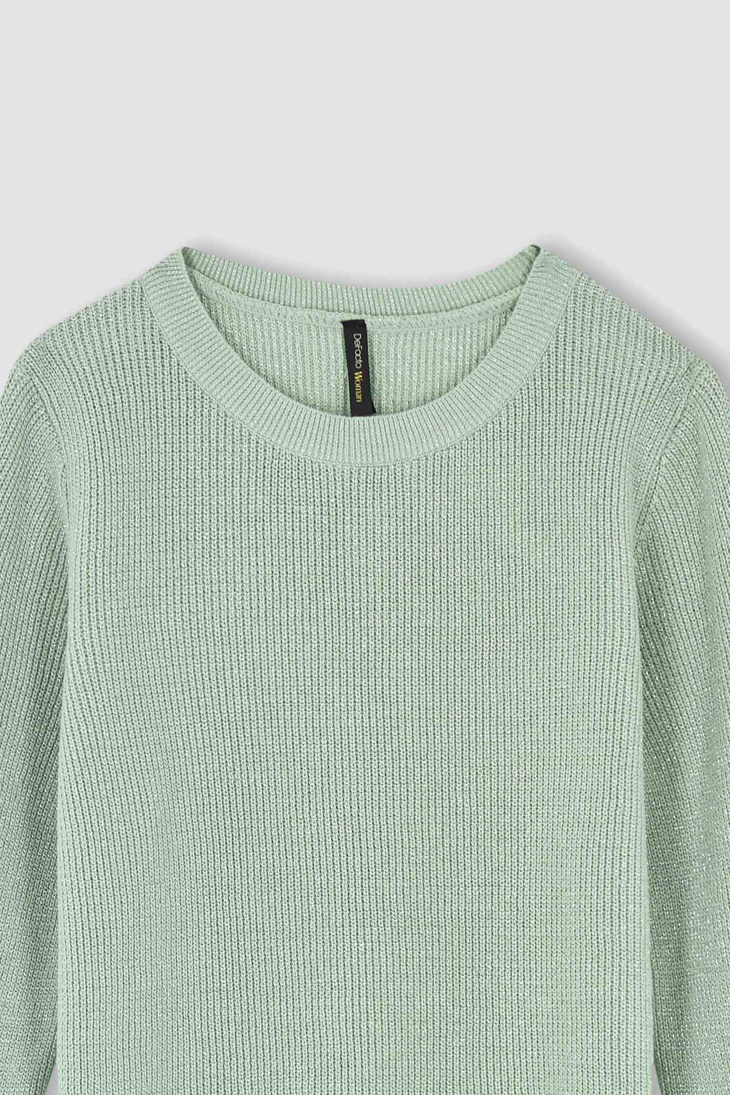 Пуловер стандартного кроя с круглым вырезом для женщин