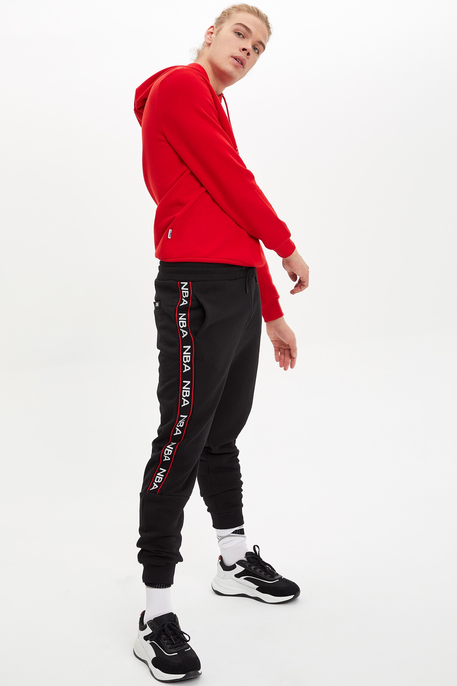 Defacto NBA Lisanslı Jogger Pantolon. 2
