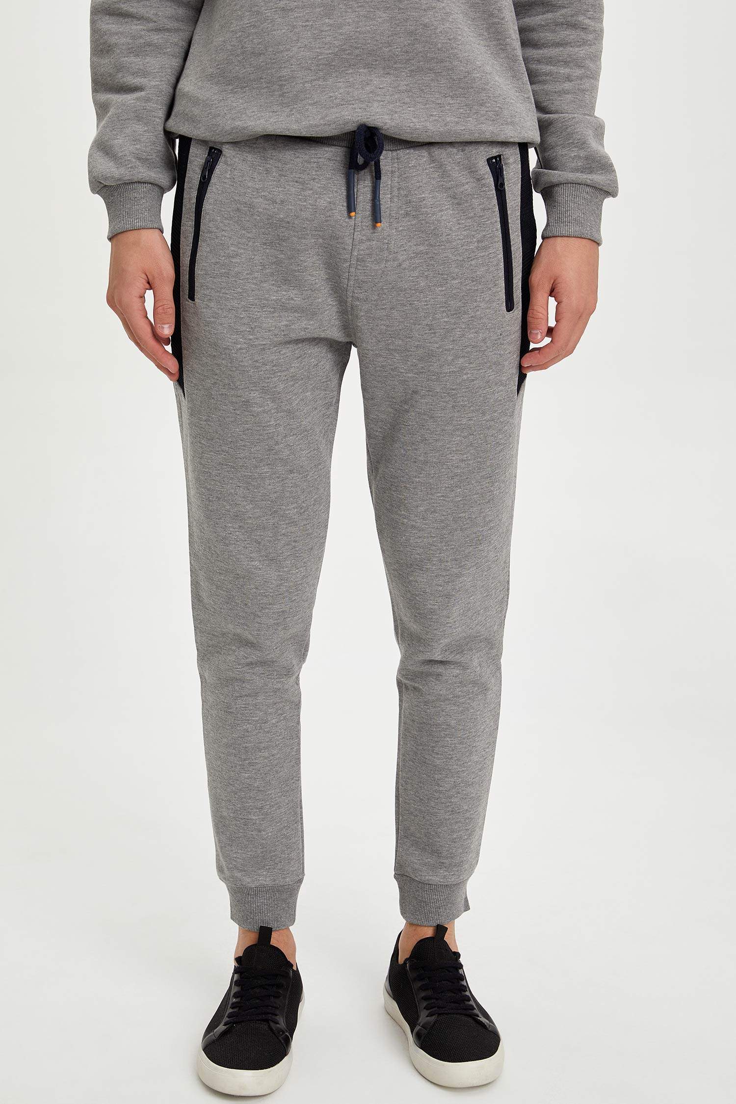 Defacto Slim Fit Jogger Pantolon. 1