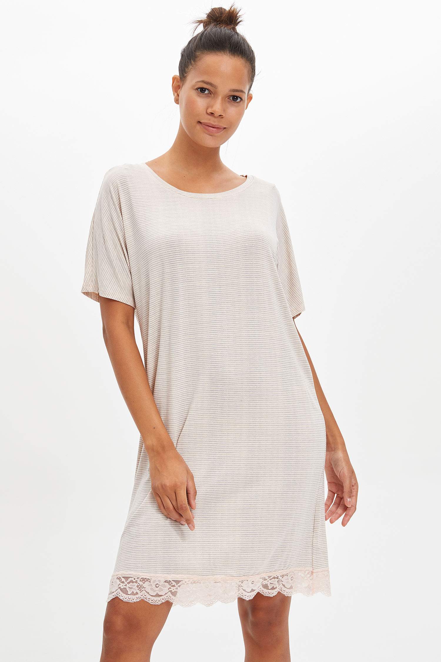 Defacto Dantel Detaylı Gecelik. 1