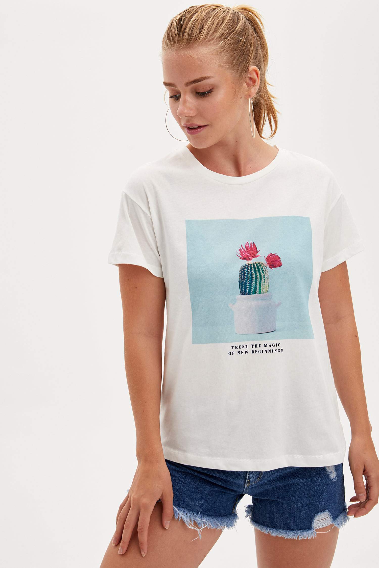 Defacto Baskılı T-shirt. 1