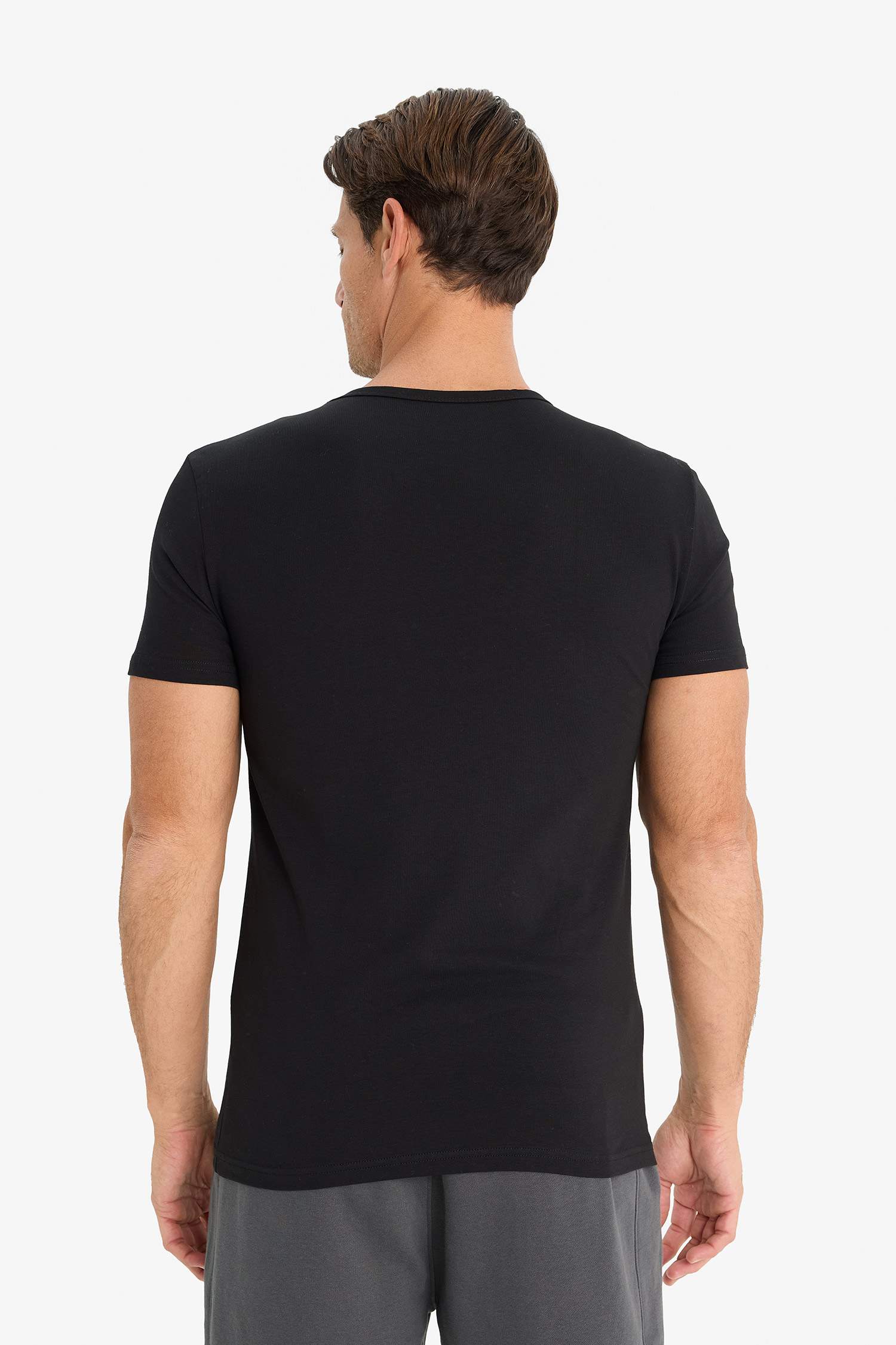 Slim Fit Dar Kesim V Yaka Kısa Kollu Üst