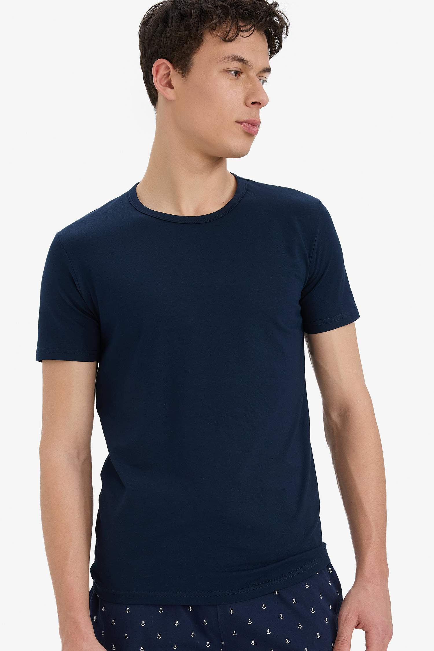 Slim Fit Dar Kesim Bisiklet Yaka Üst