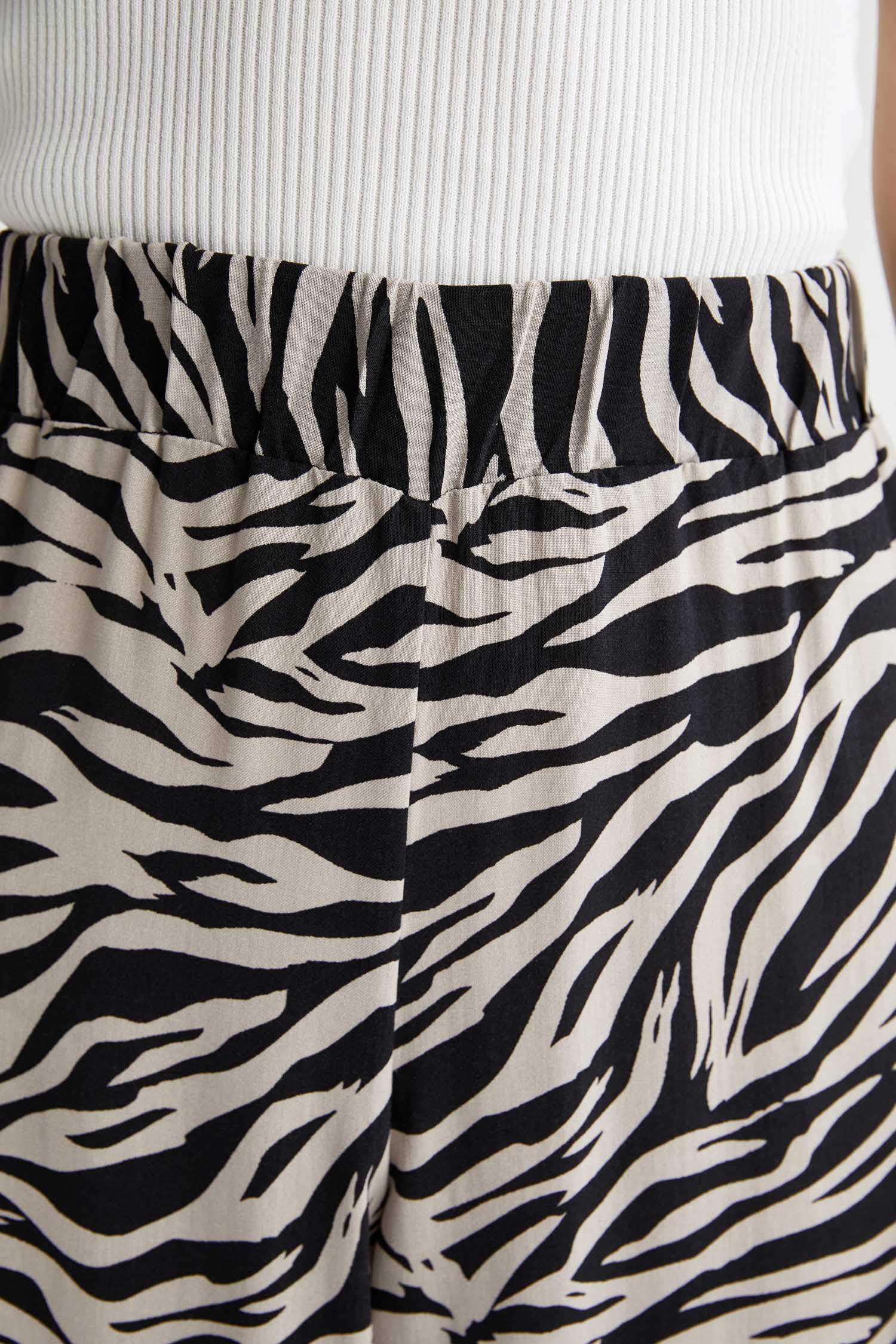 Defacto Relax Fit Zebra Desenli Pantolon. 4