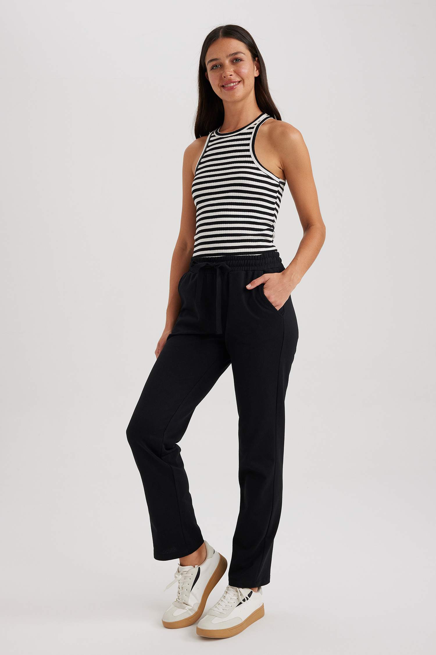 Брюки стандартного кроя базовый из тонкой ткани для женщин