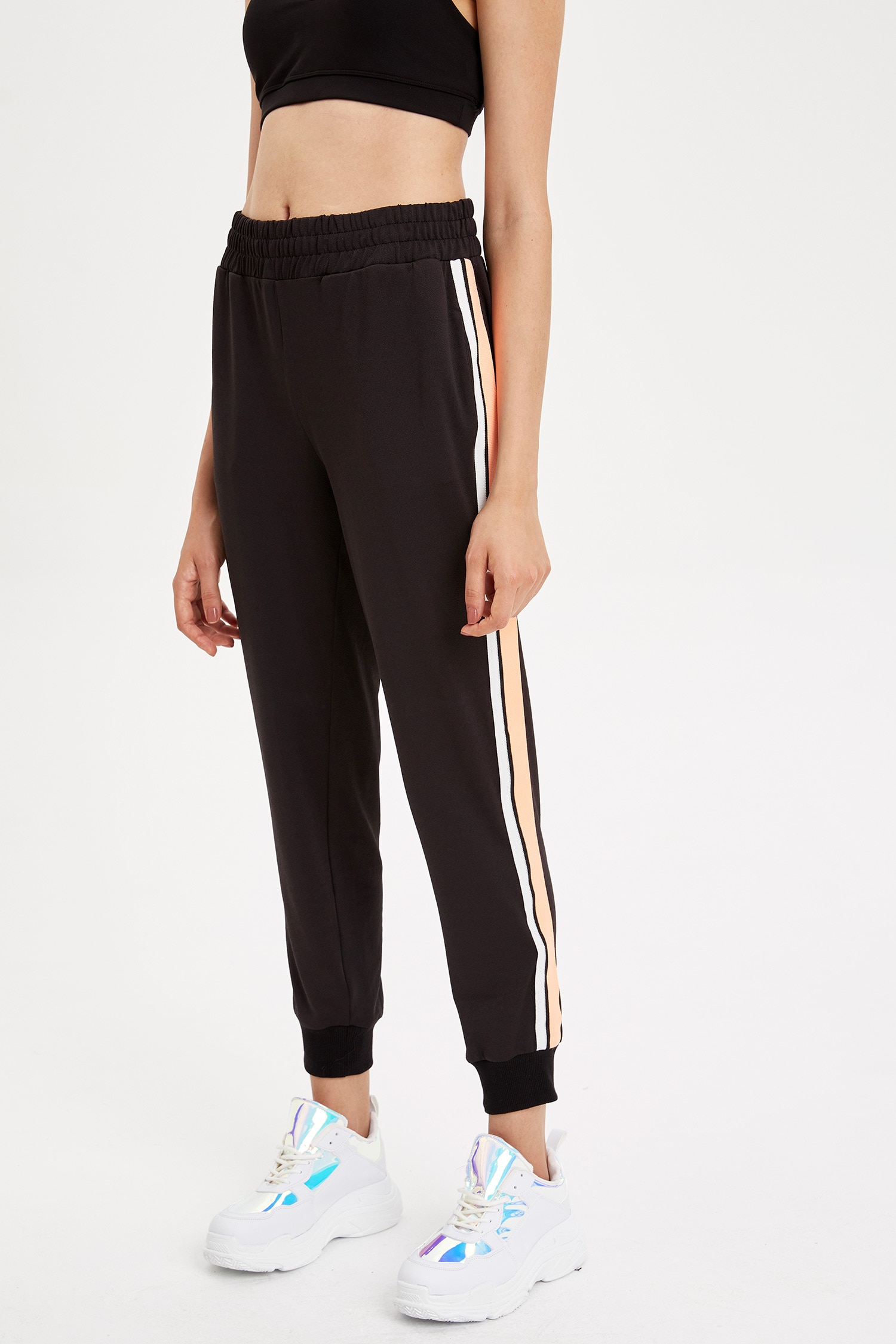 Defacto Şerit Detaylı Jogger Pantolon. 1