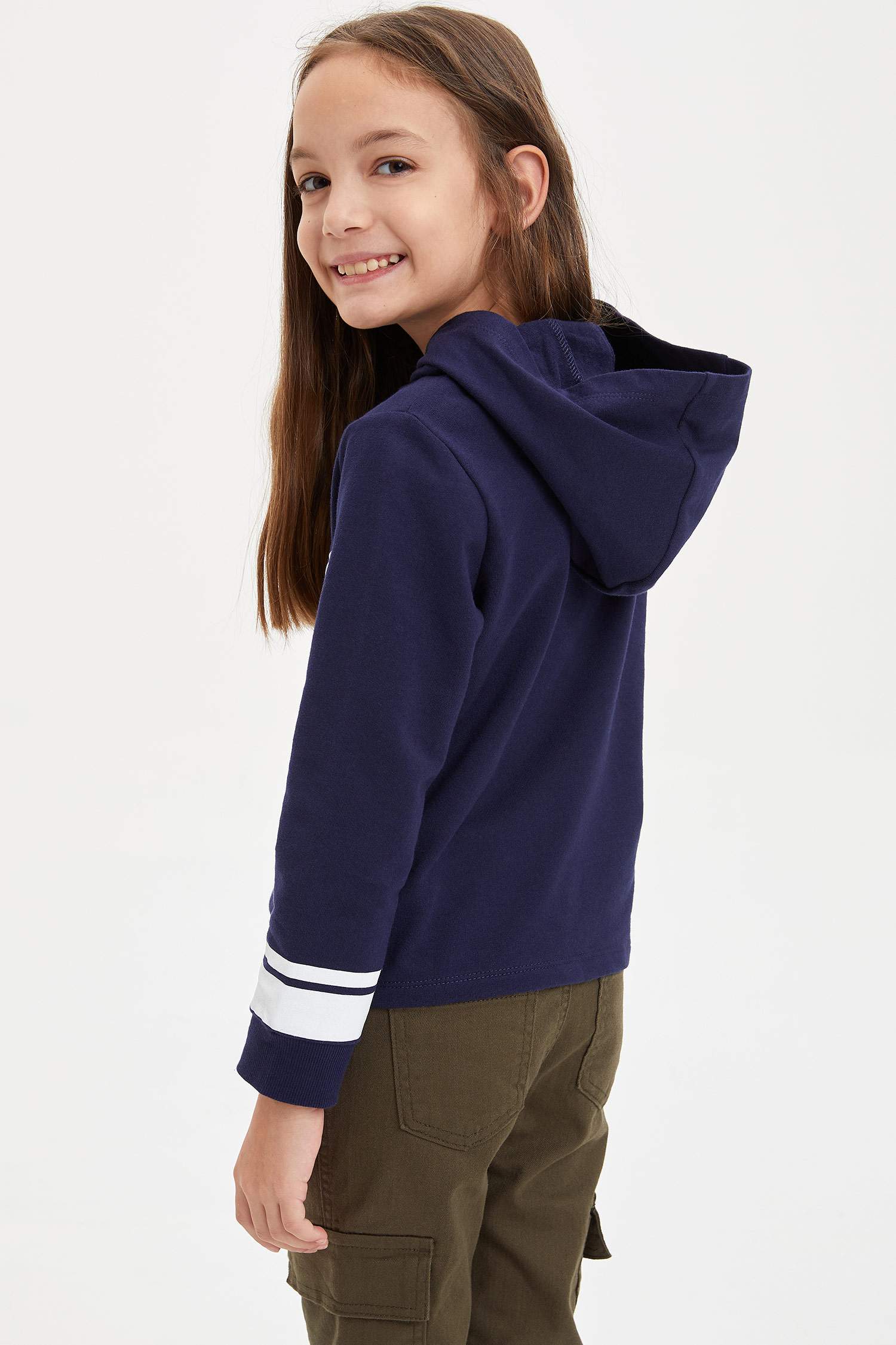Defacto Baskılı Kapüşonlu Sweatshirt. 3