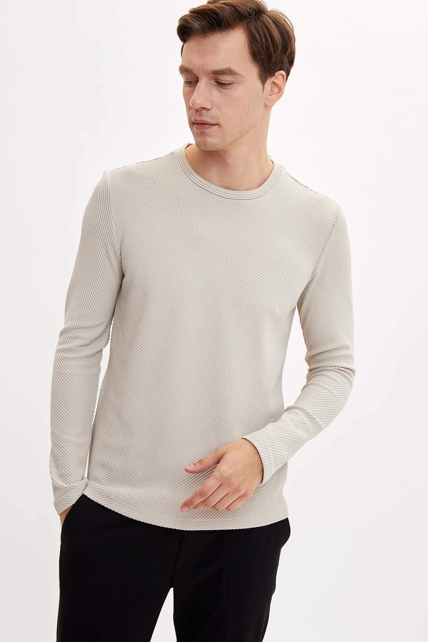 Defacto Slim Fit Sweatshirt. 3