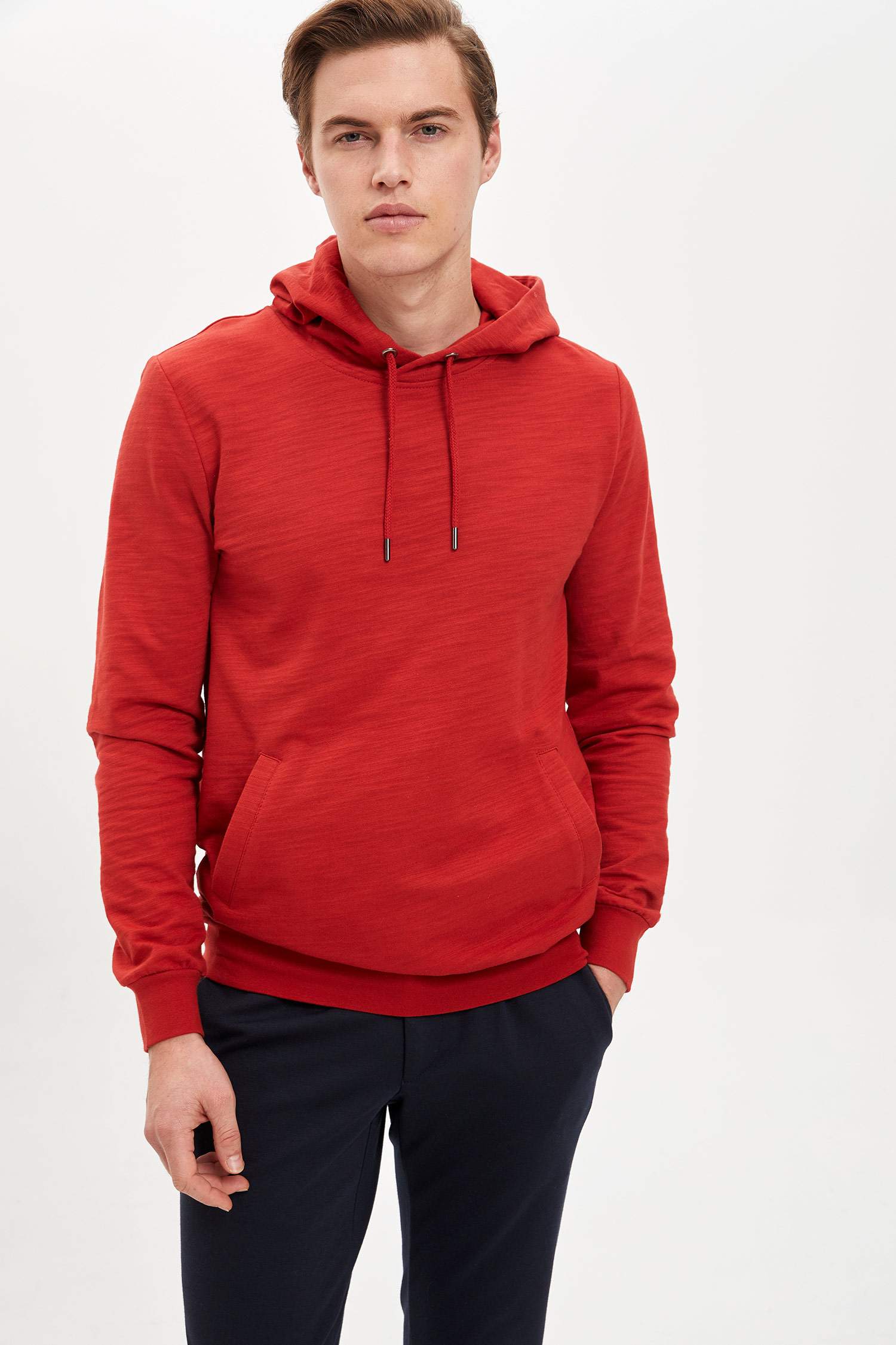 Defacto Kapüşonlu Slim Fit Sweatshirt. 1