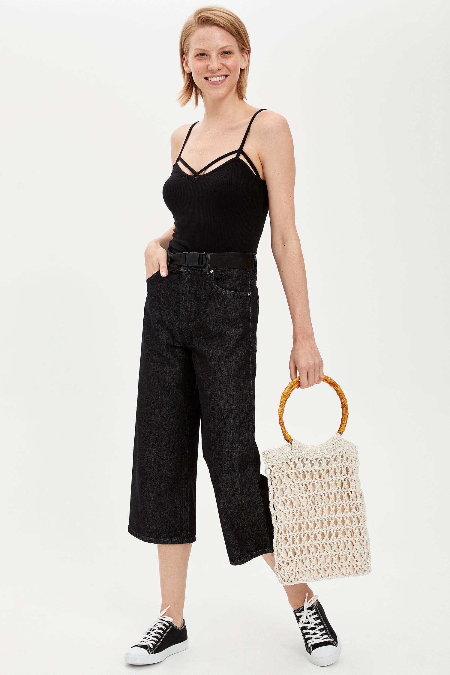 Defacto Yuvarlak Saplı Örme Çanta. 2